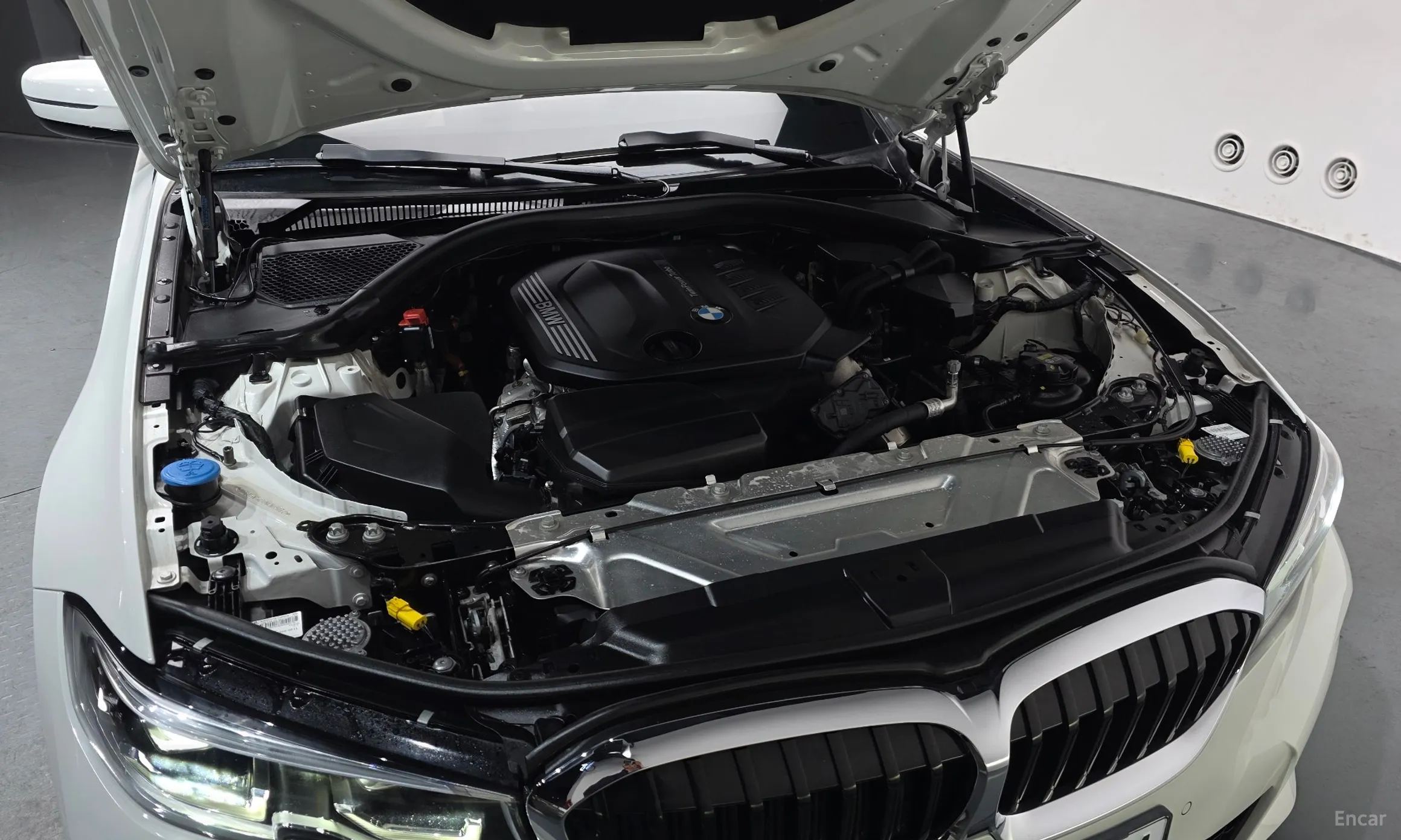 BMW 3 Series (G20) превью 6