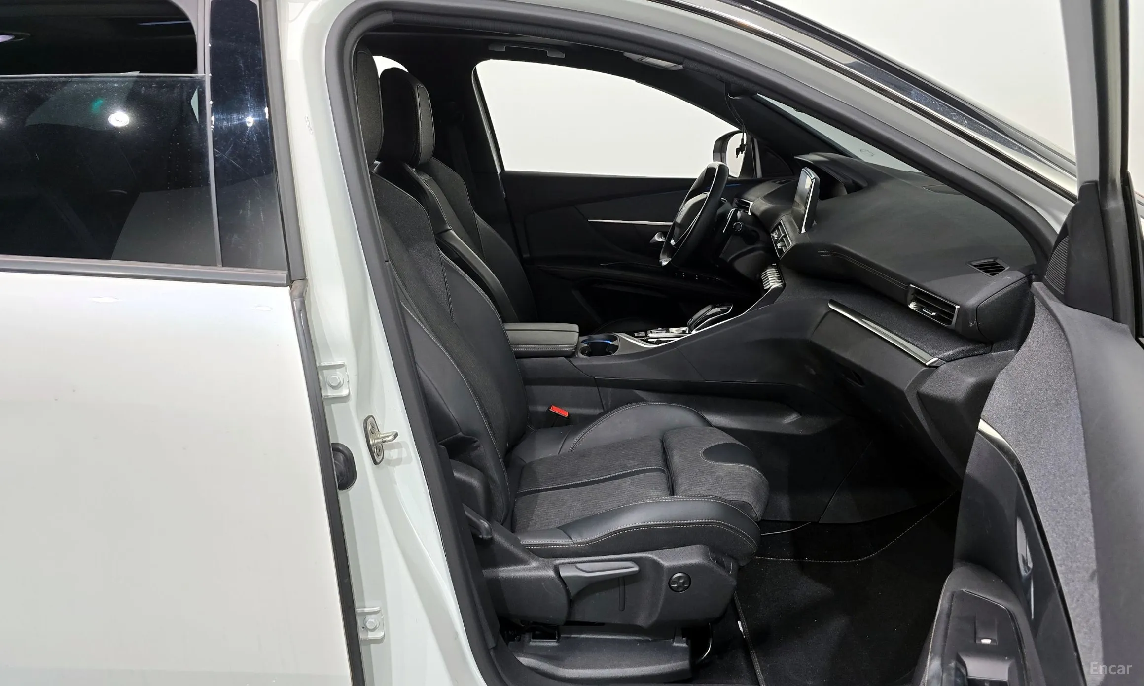 Peugeot 3008 2nd generation превью 11