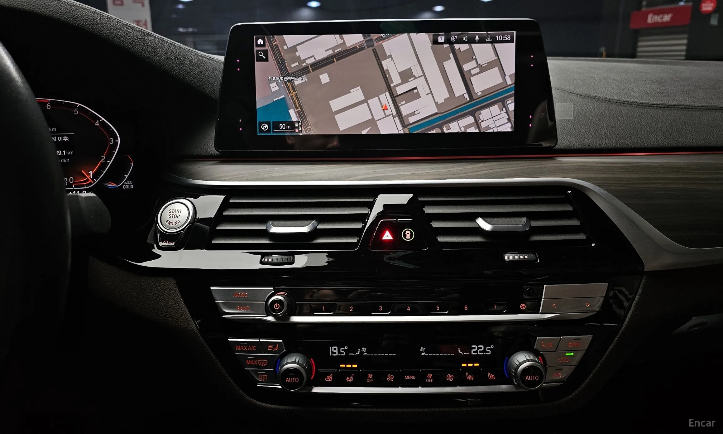 BMW 5 Series (G30) превью 14