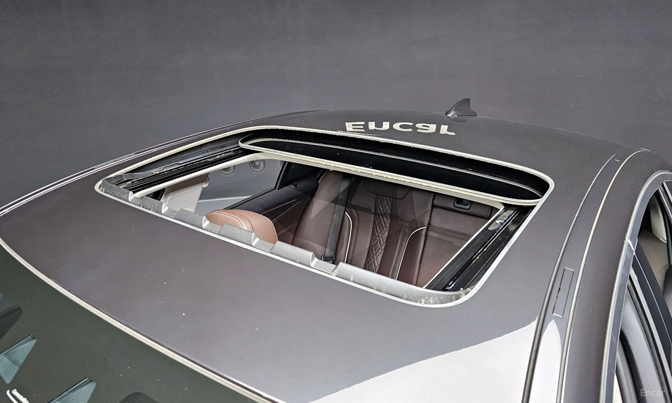BMW 5 Series (G30) превью 19