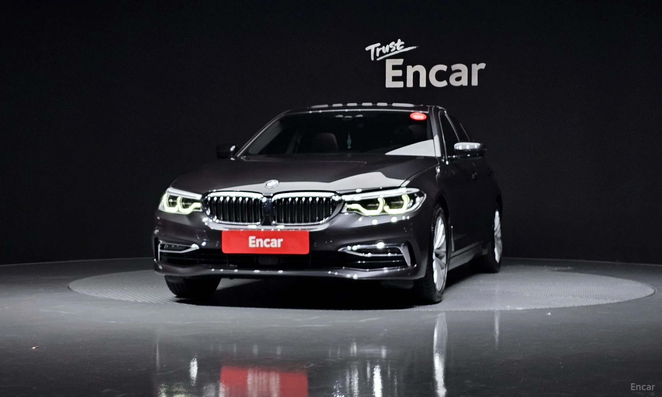 BMW 5 Series (G30) превью 3