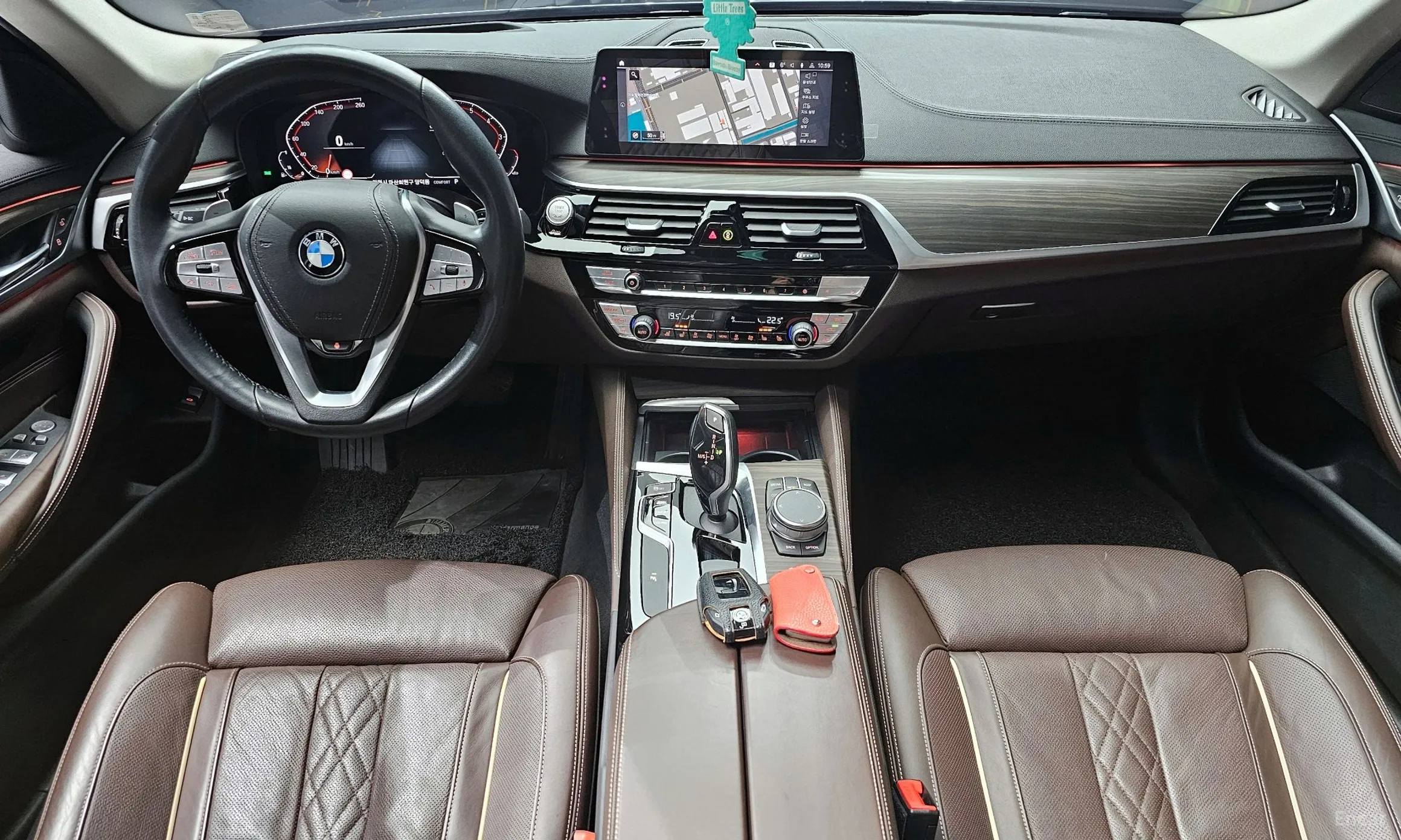 BMW 5 Series (G30) превью 7