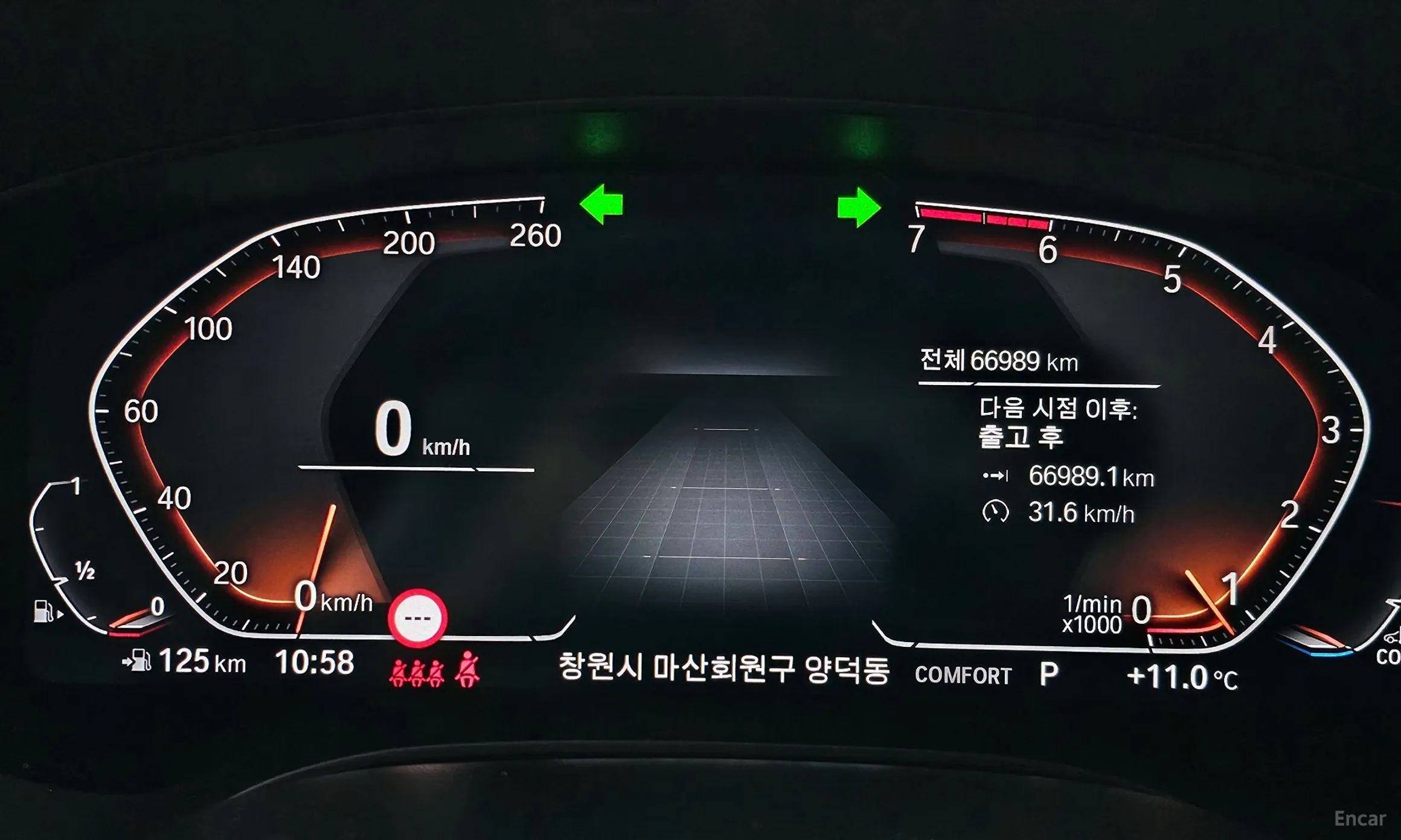 BMW 5 Series (G30) превью 8