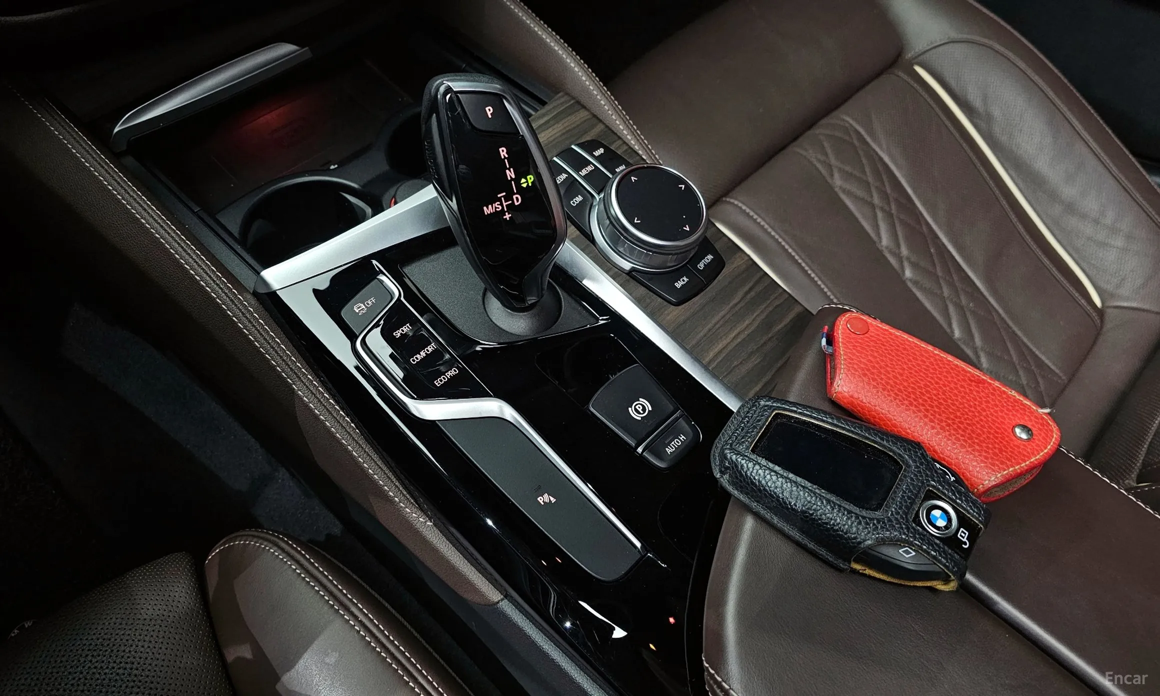 BMW 5 Series (G30) превью 9