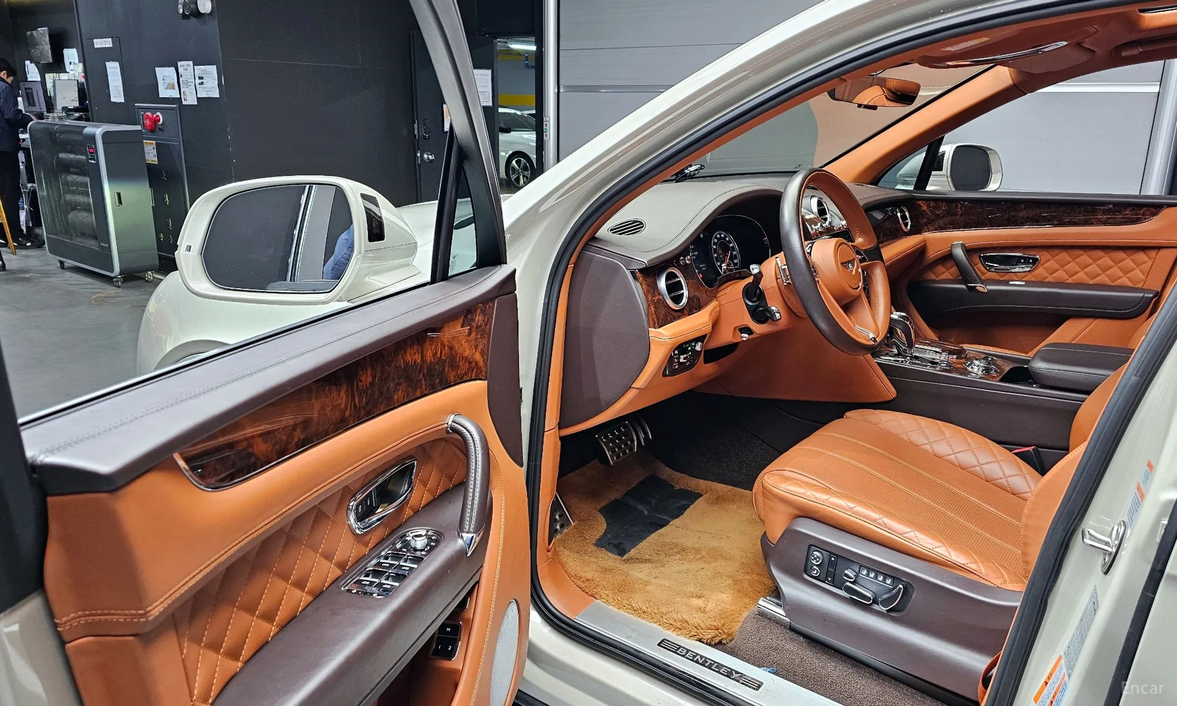 Bentley Bentayga превью 10