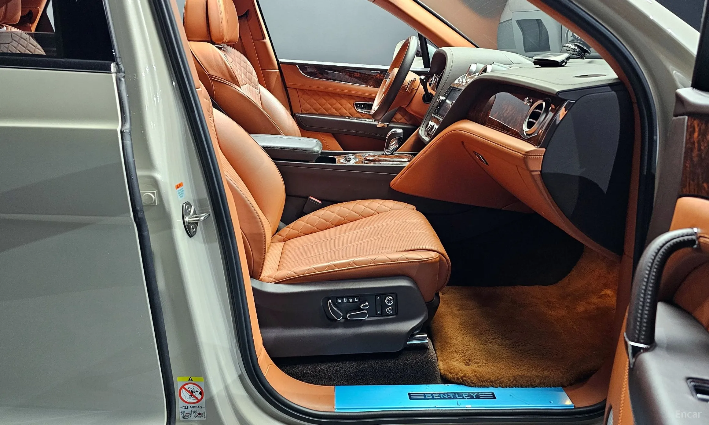 Bentley Bentayga превью 11