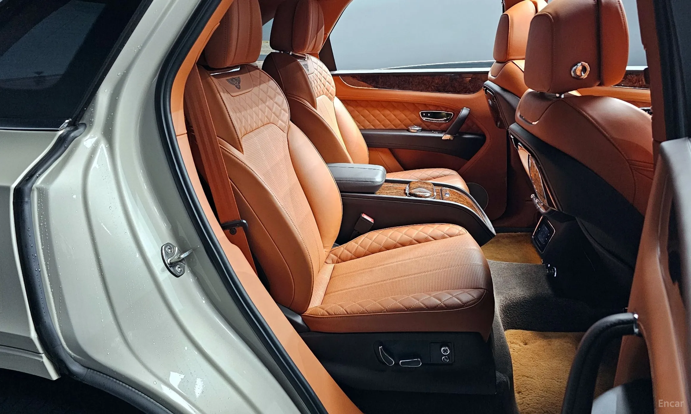 Bentley Bentayga превью 12