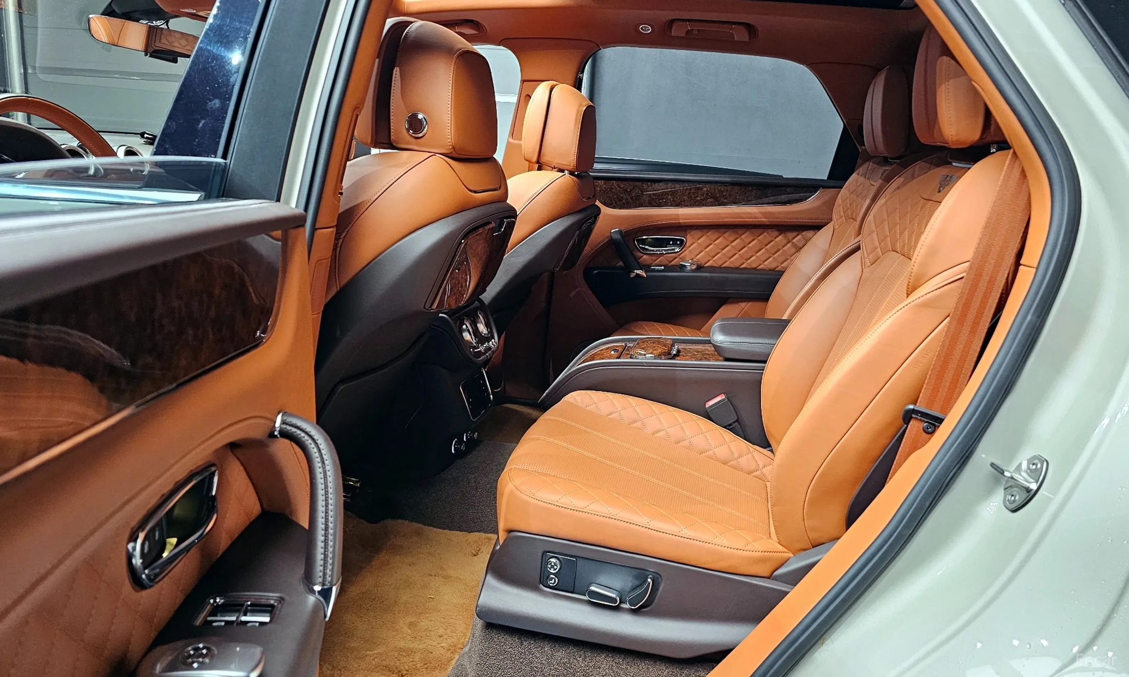 Bentley Bentayga превью 13