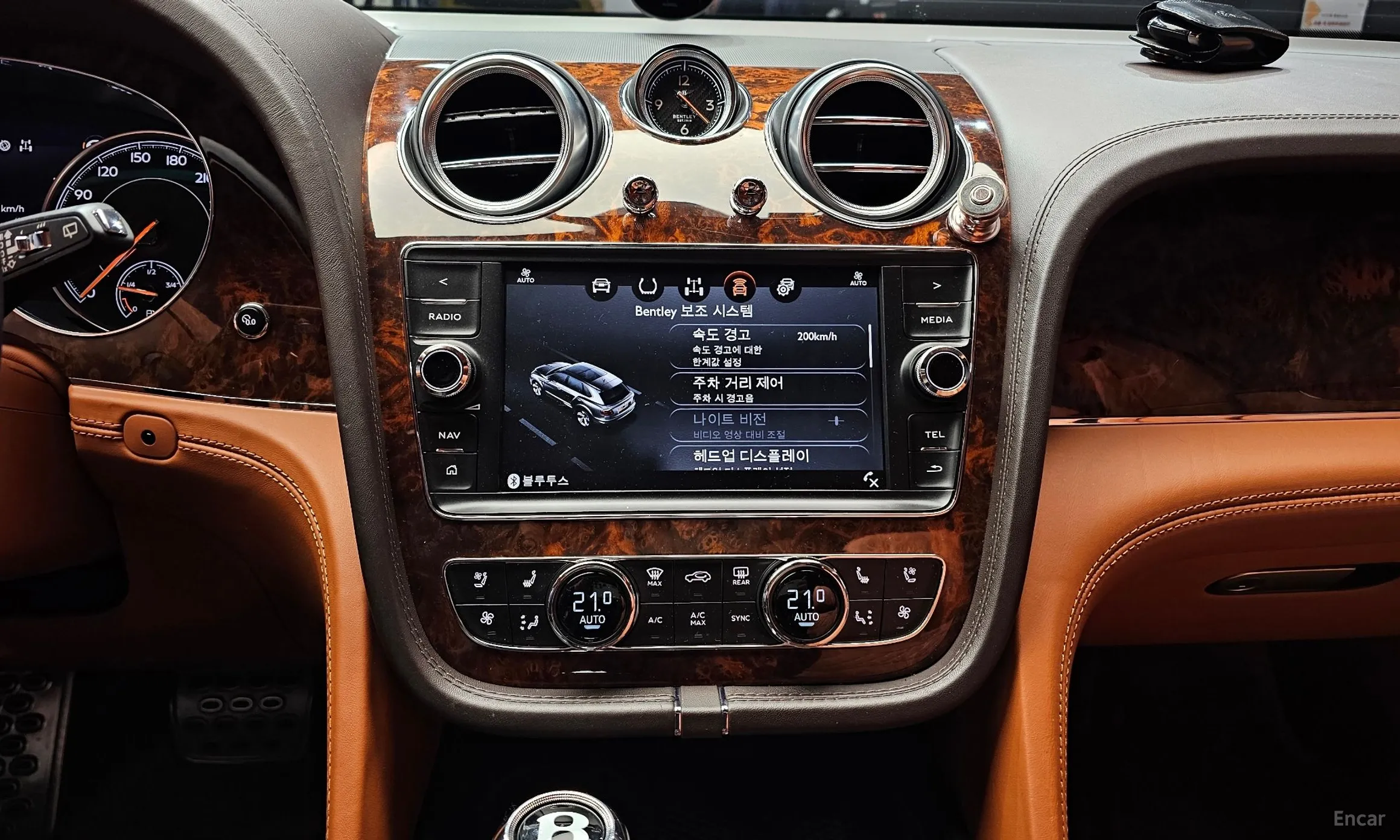 Bentley Bentayga превью 15