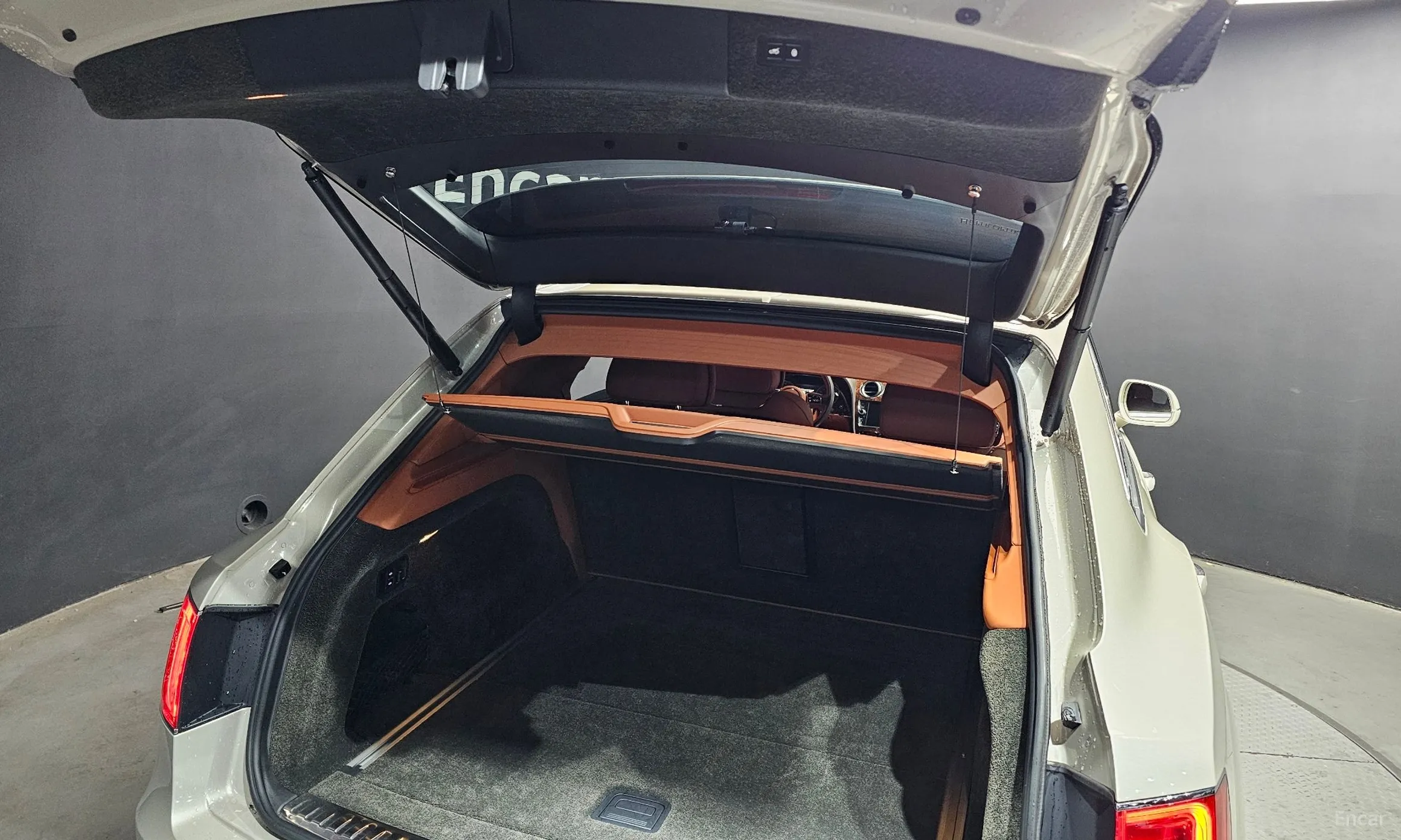 Bentley Bentayga превью 20