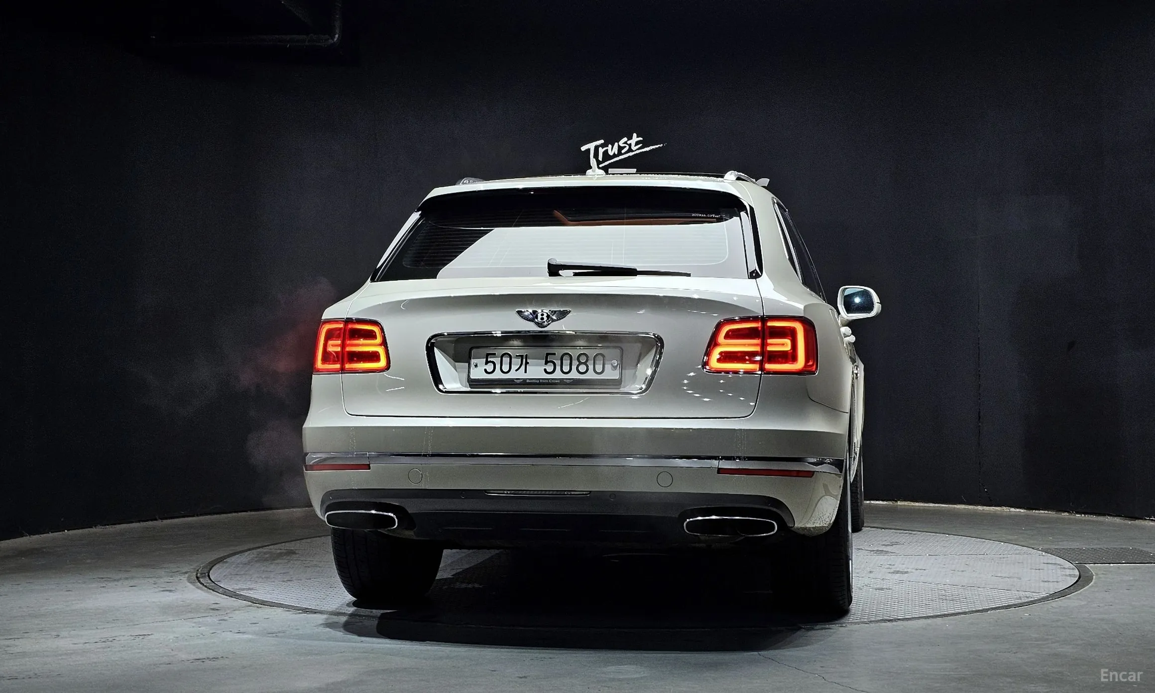Bentley Bentayga превью 4