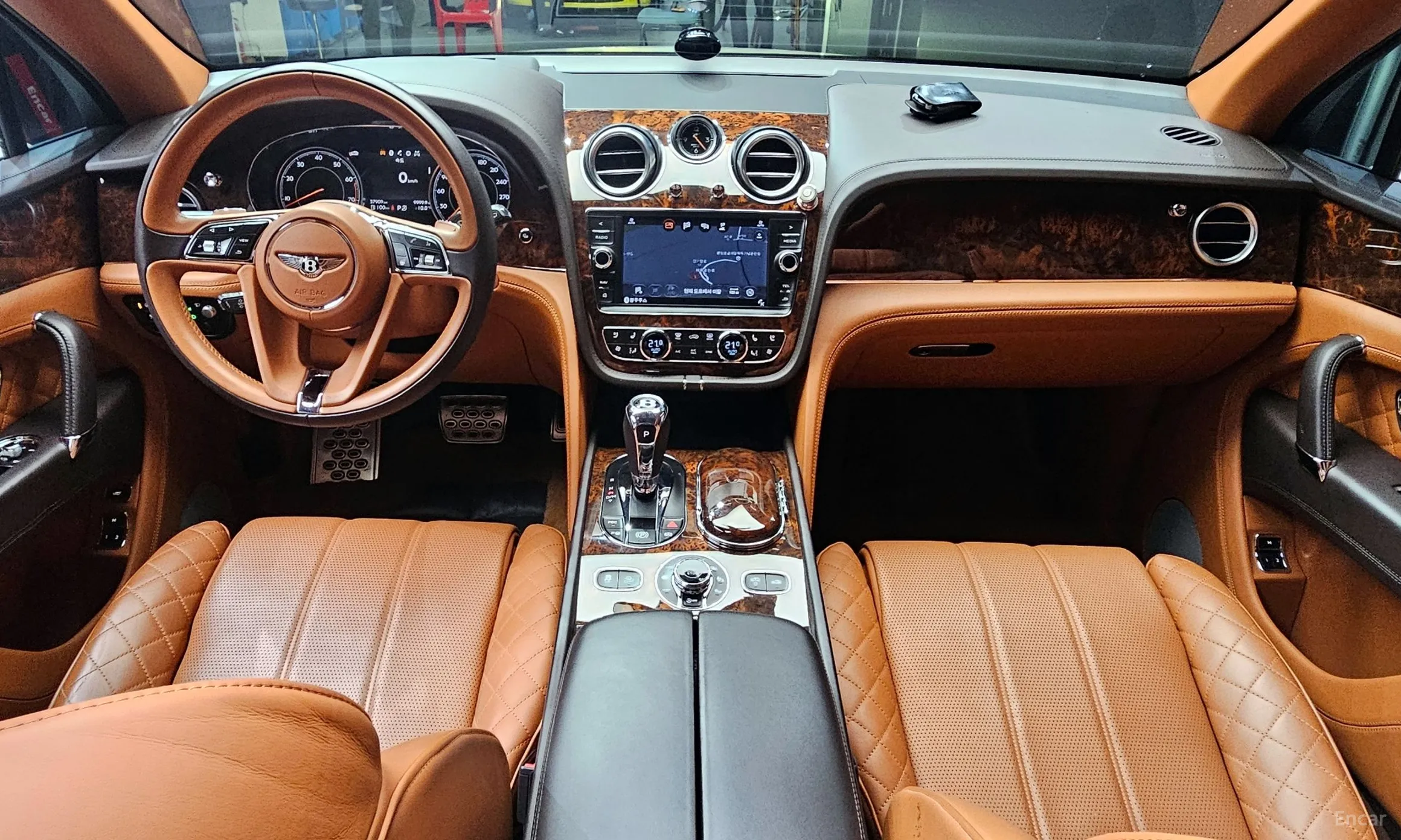Bentley Bentayga превью 7