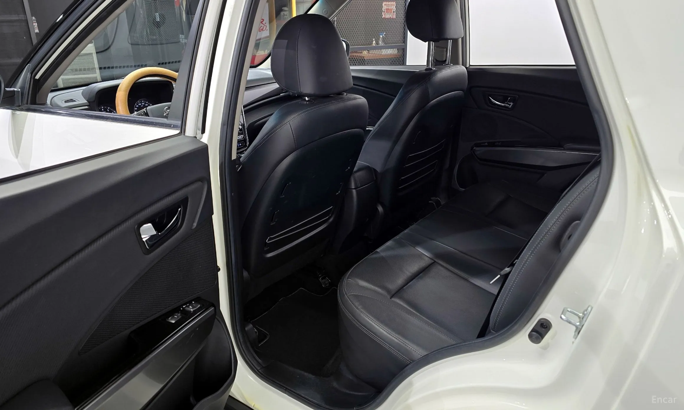 KG Mobility (SsangYong) Berry New Tivoli превью 11