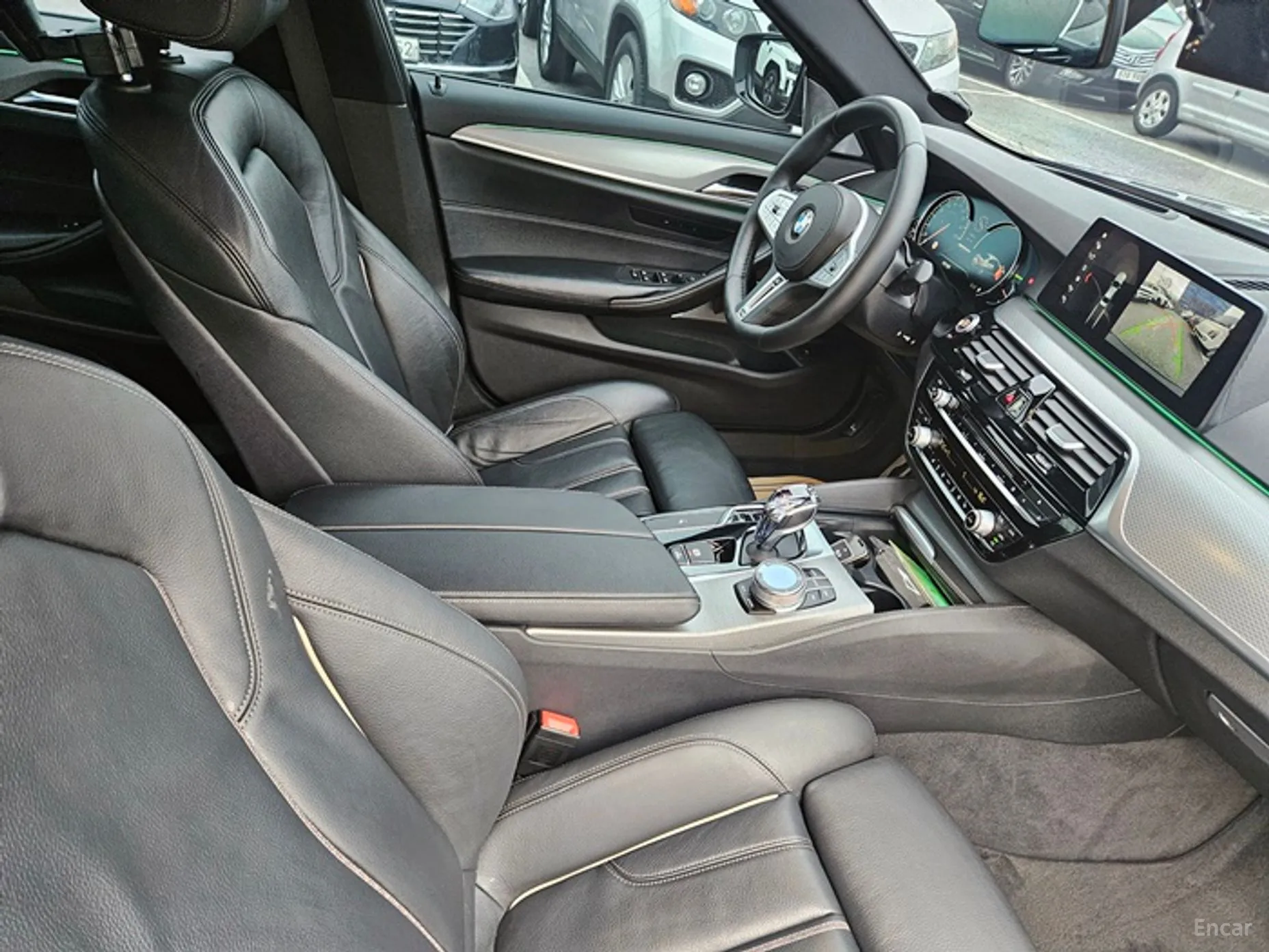 BMW 5 Series (G30) превью 10