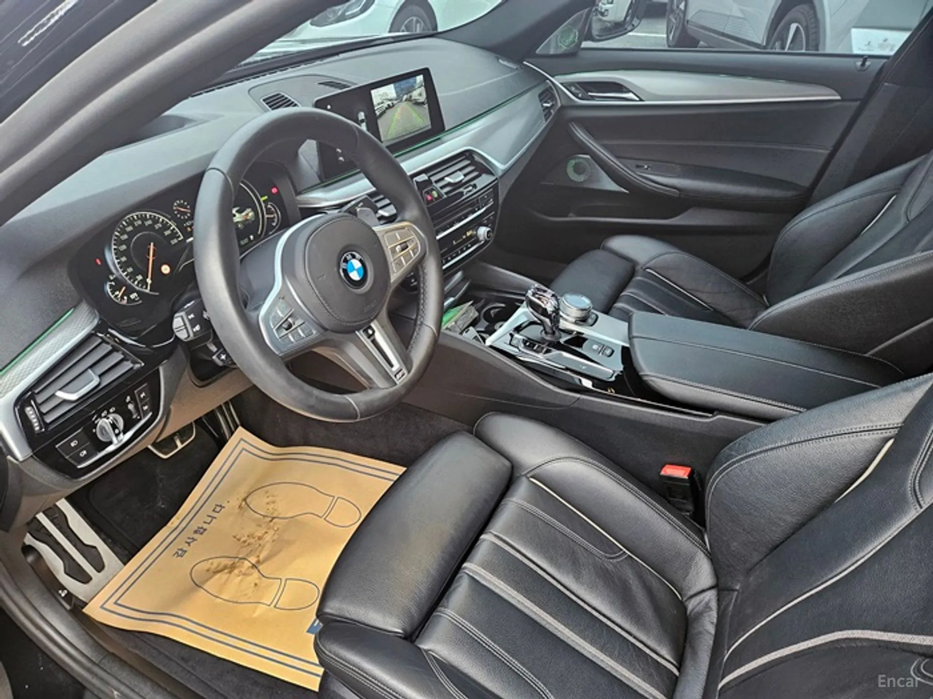 BMW 5 Series (G30) превью 11