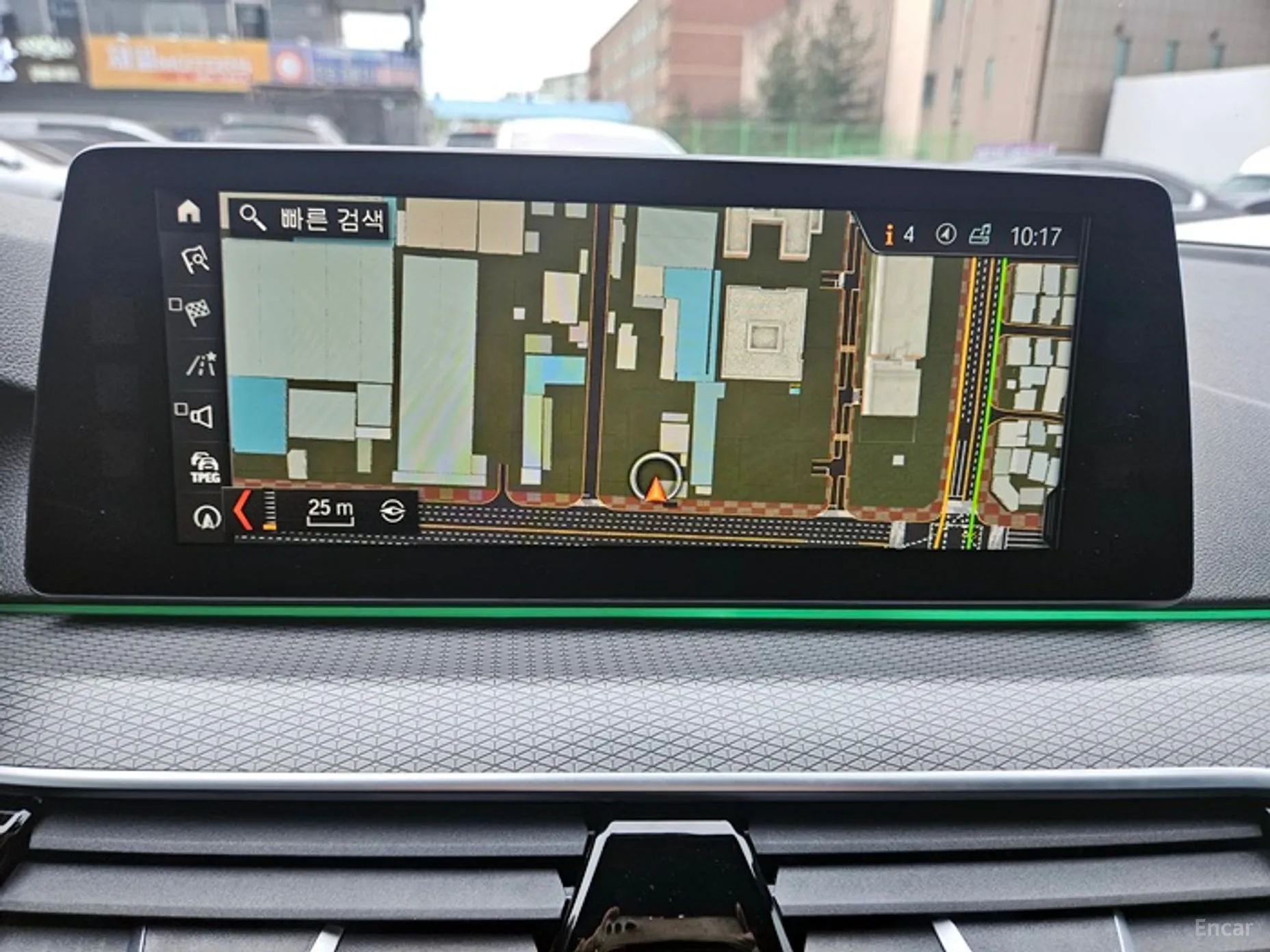 BMW 5 Series (G30) превью 13