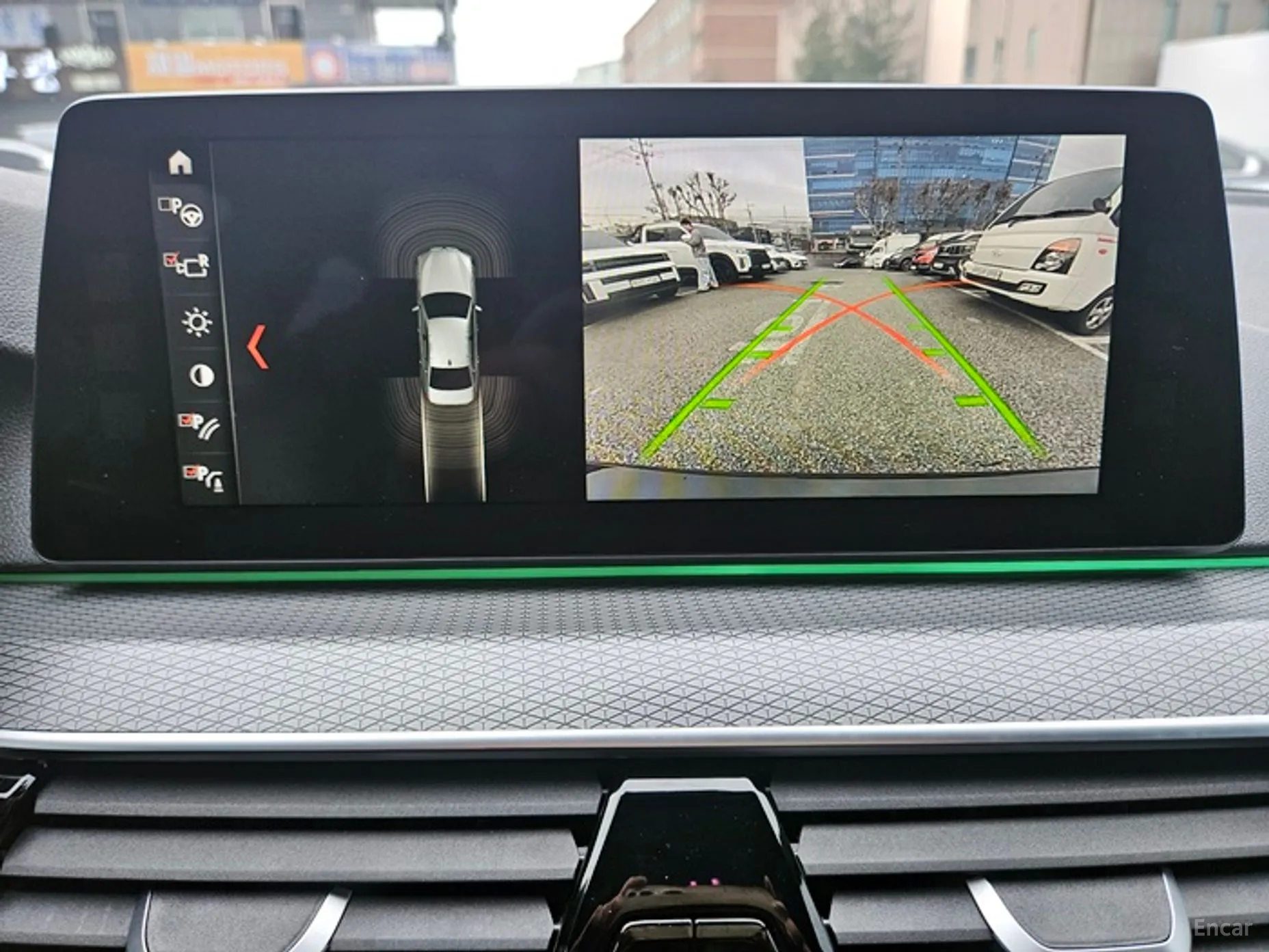 BMW 5 Series (G30) превью 14