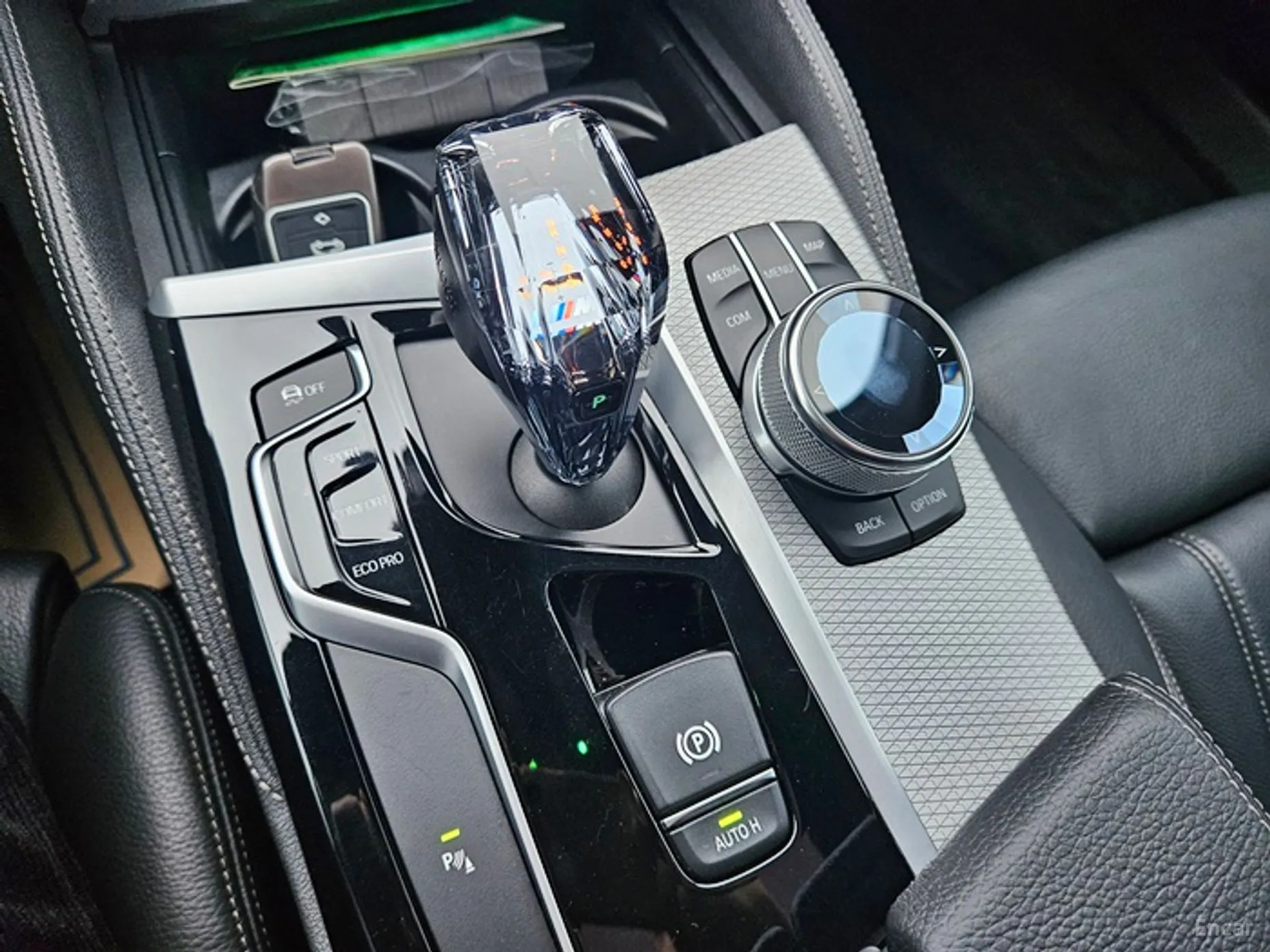 BMW 5 Series (G30) превью 15