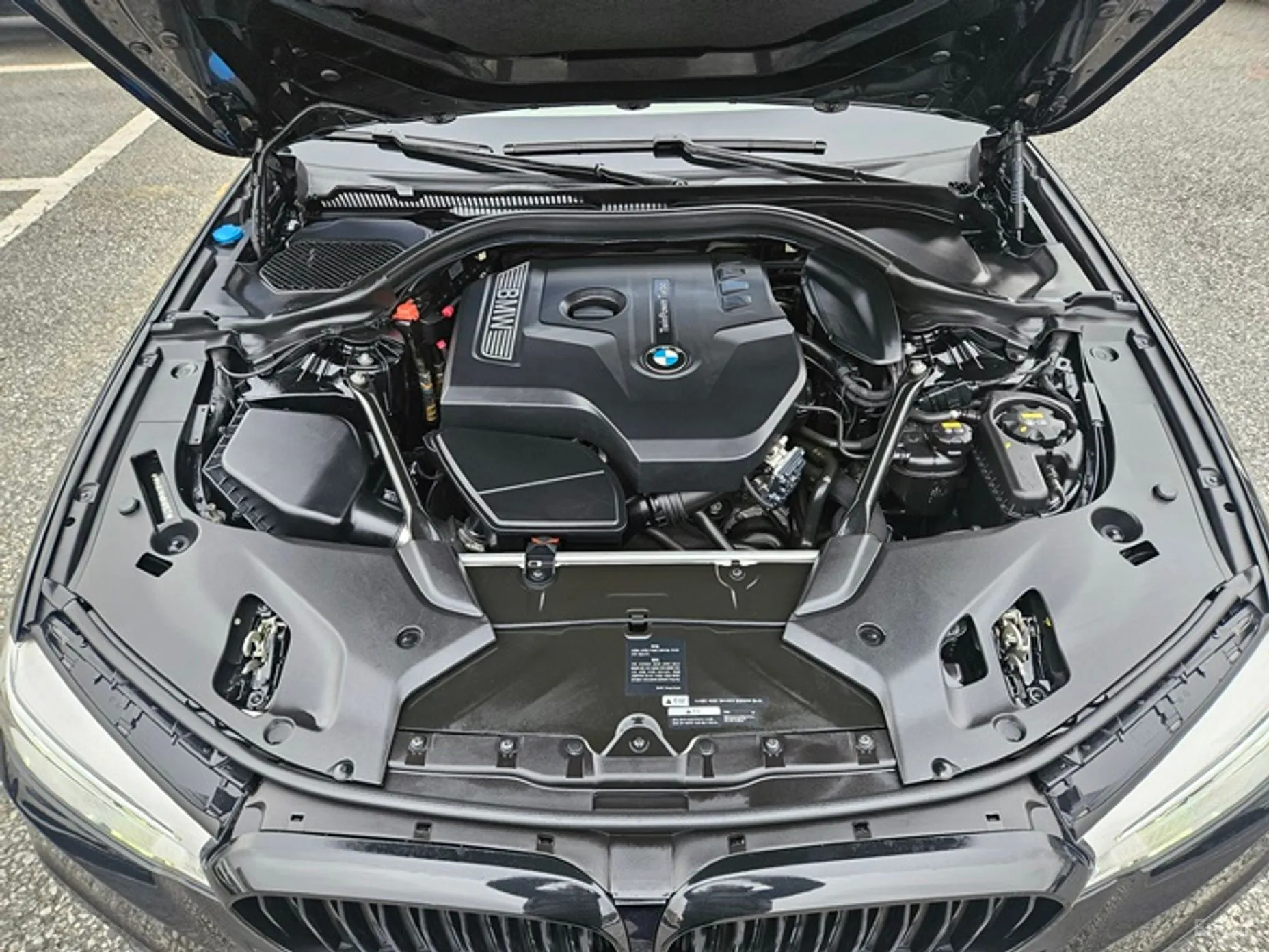 BMW 5 Series (G30) превью 18