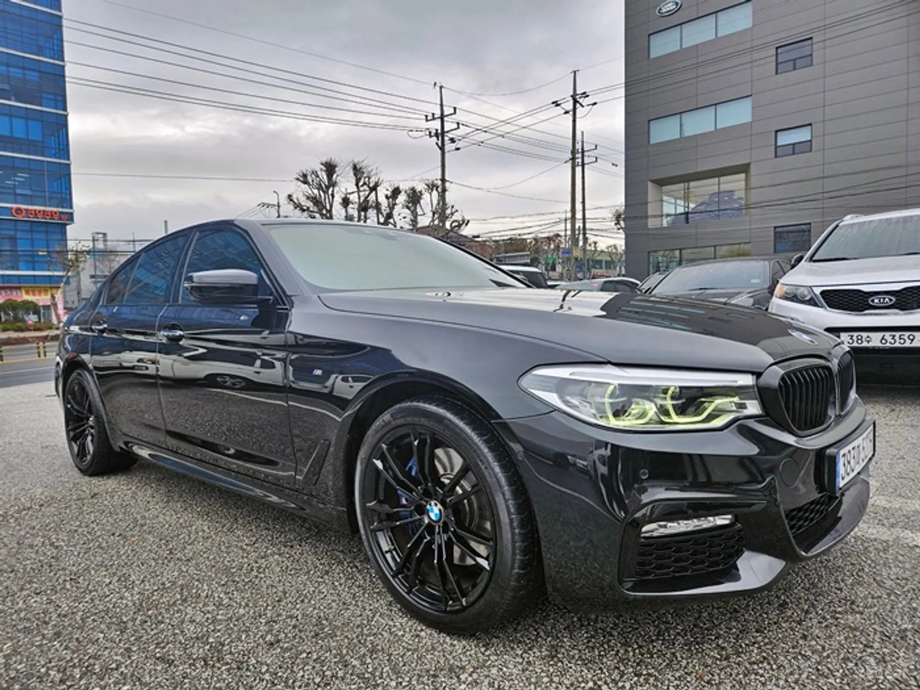 BMW 5 Series (G30) превью 3