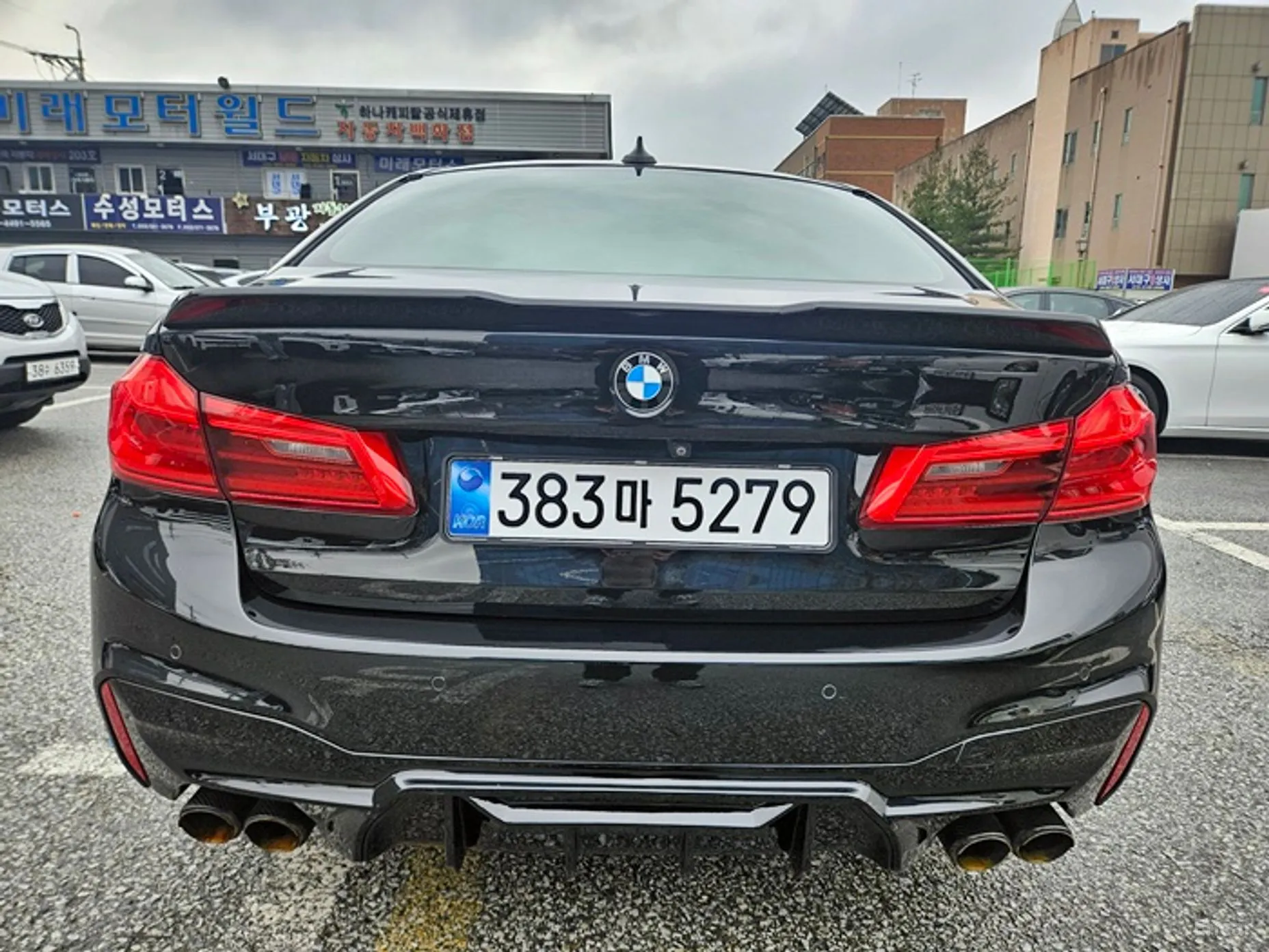 BMW 5 Series (G30) превью 4