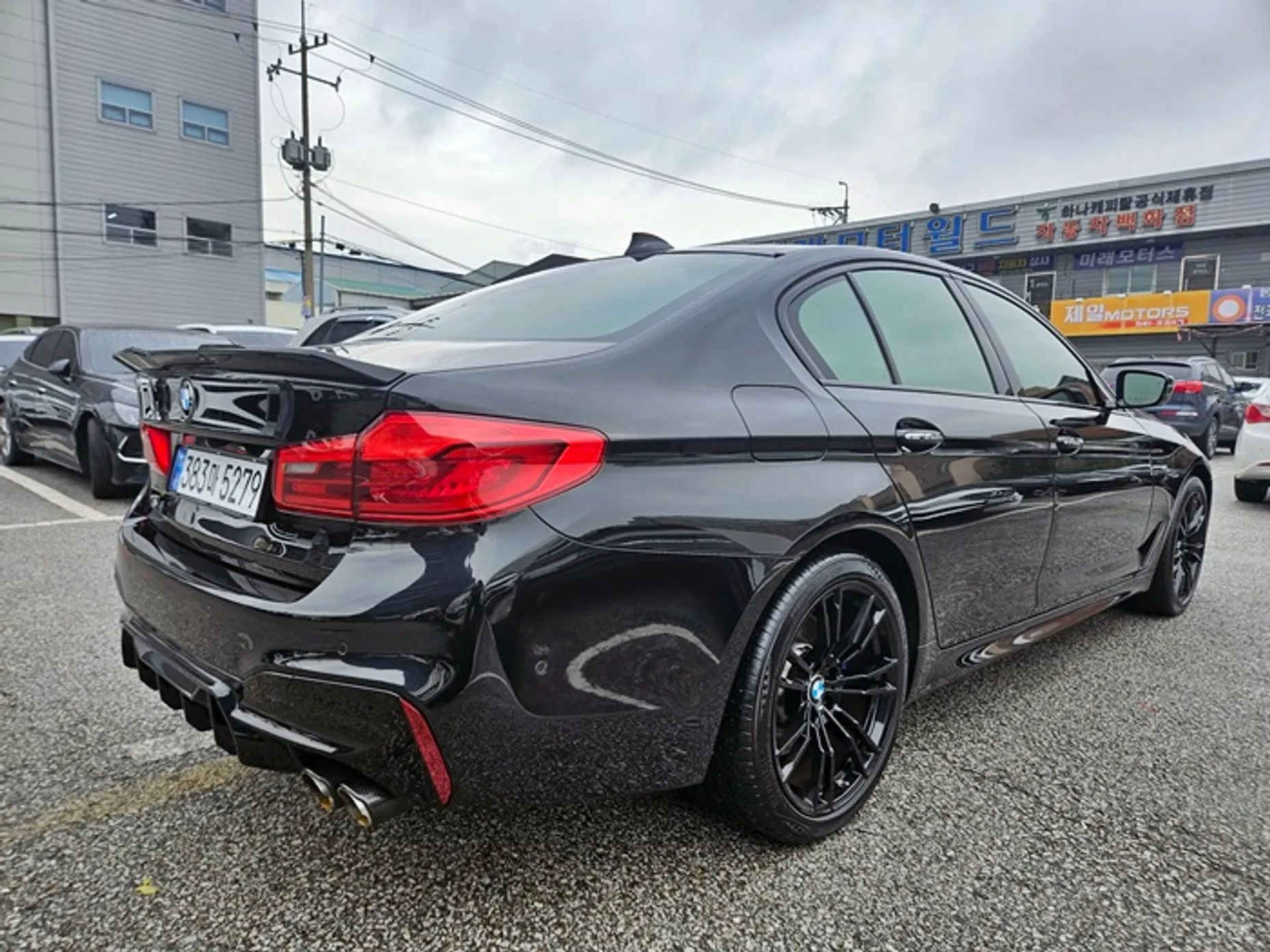 BMW 5 Series (G30) превью 5