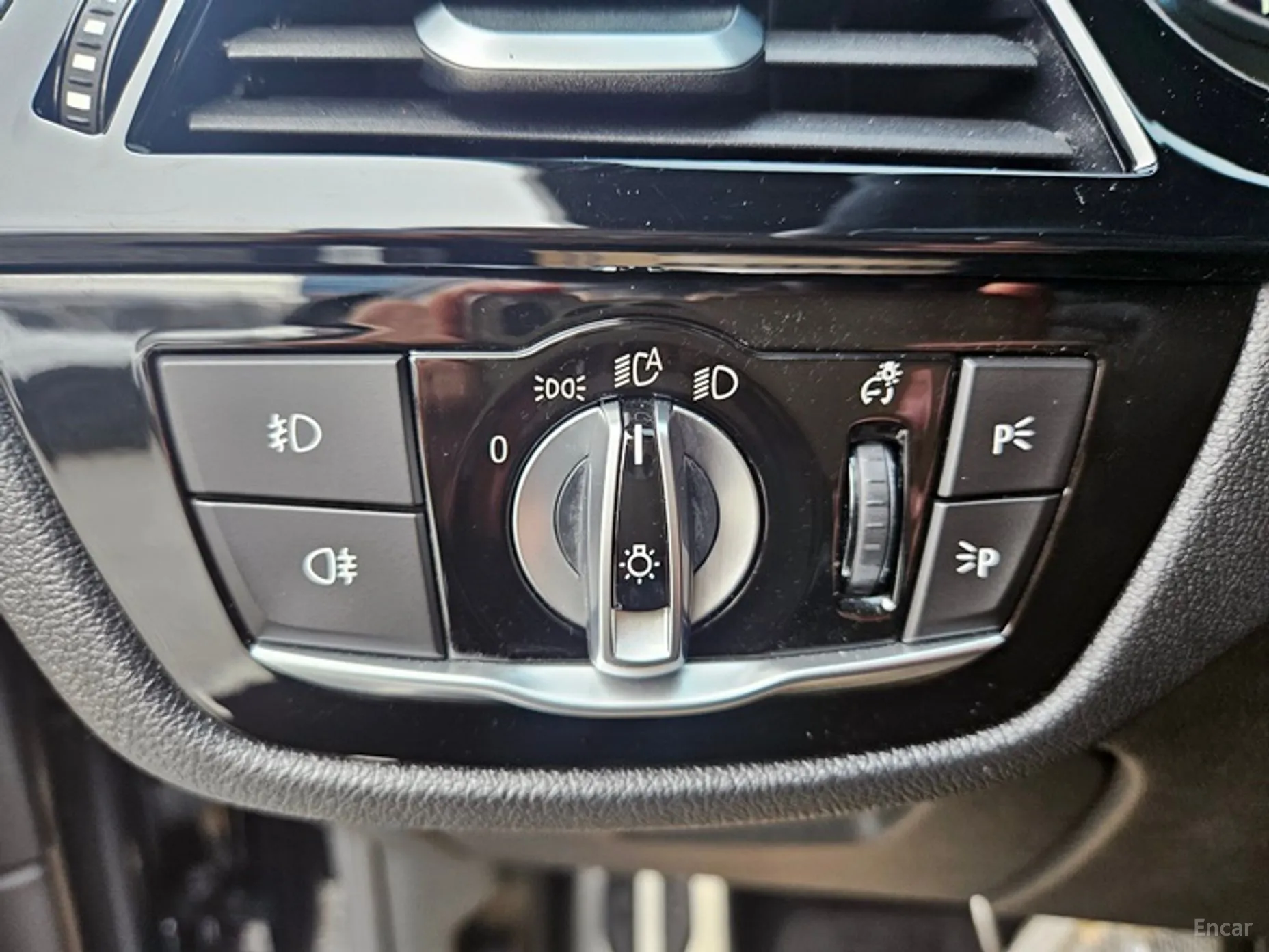 BMW 5 Series (G30) превью 7