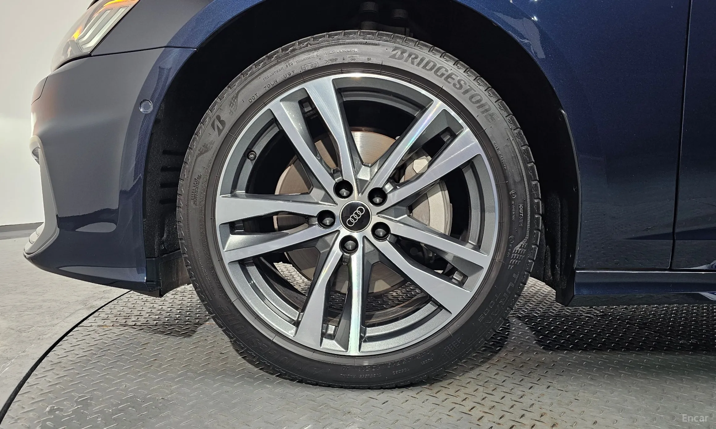 Audi A6 (C8) превью 5