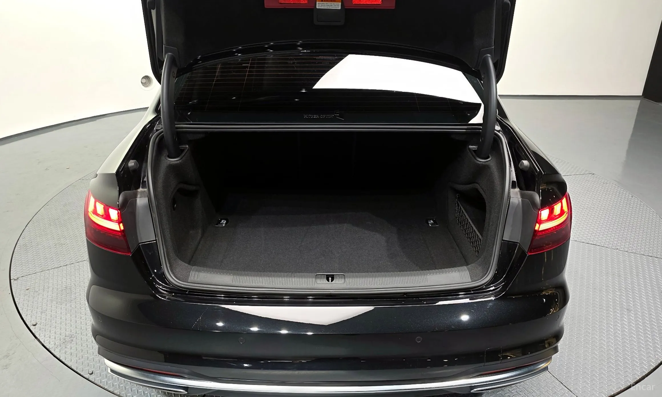 Audi A4 (B9) превью 20