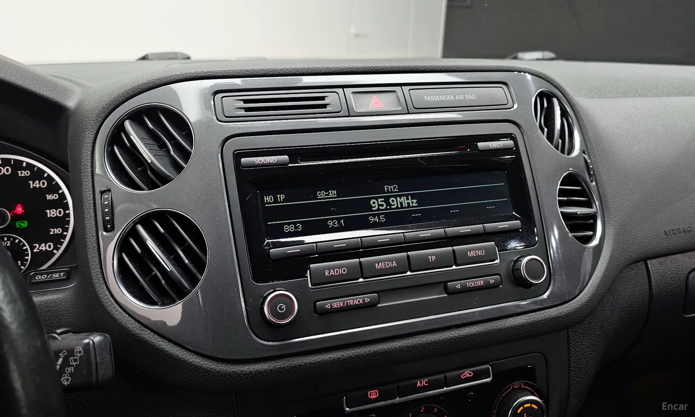 Volkswagen New Tiguan превью 14