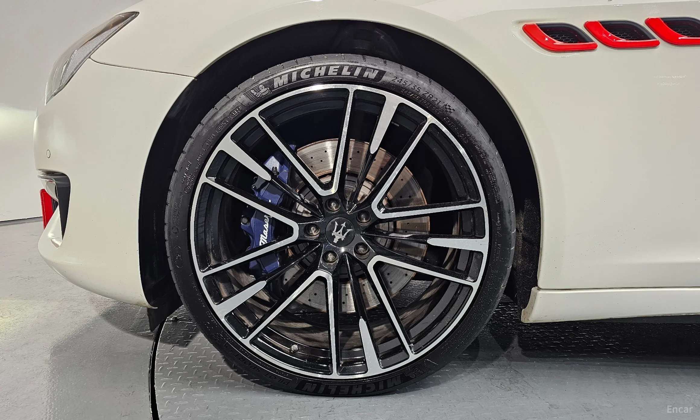 Maserati Quattroporte превью 5