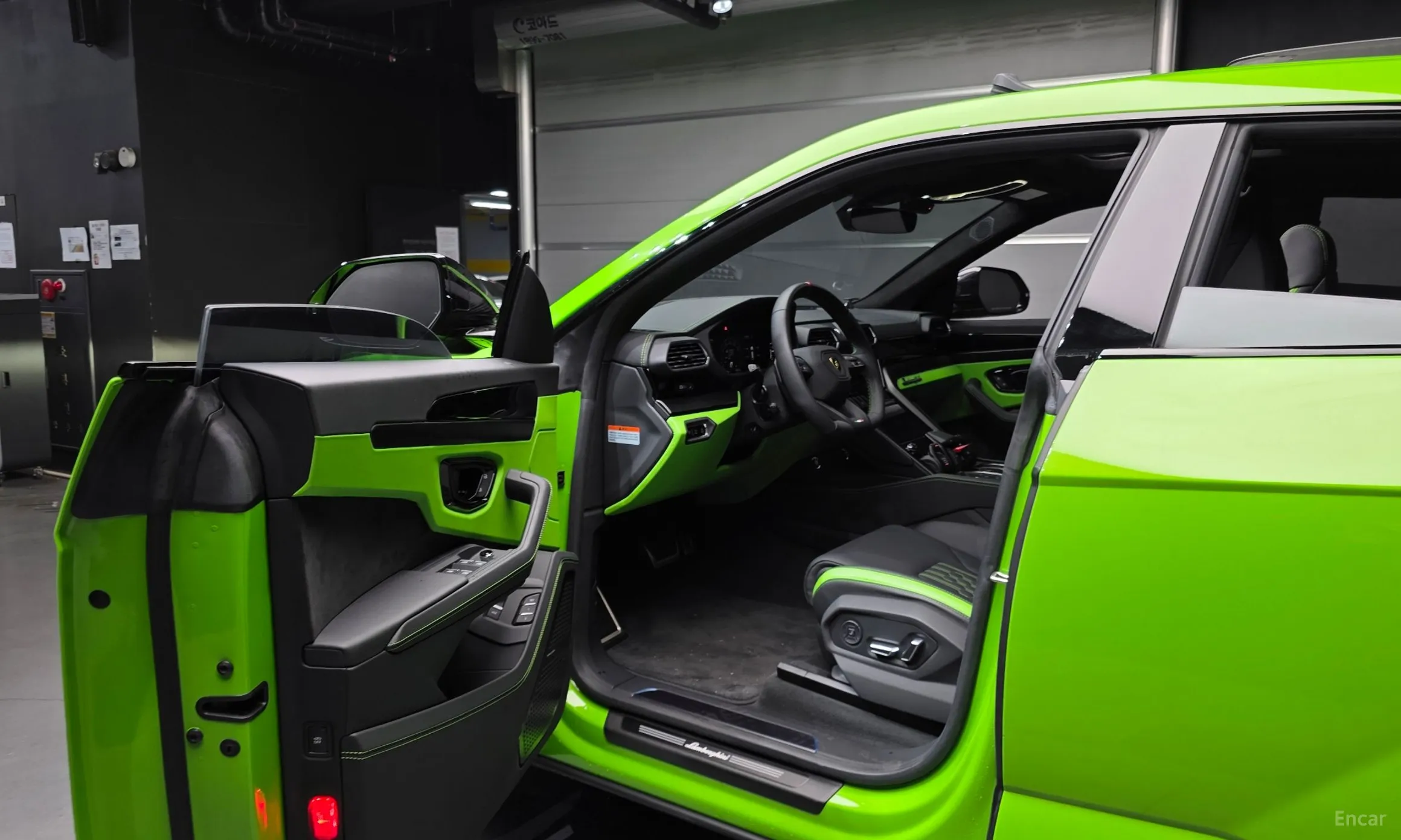 Lamborghini Urus превью 11