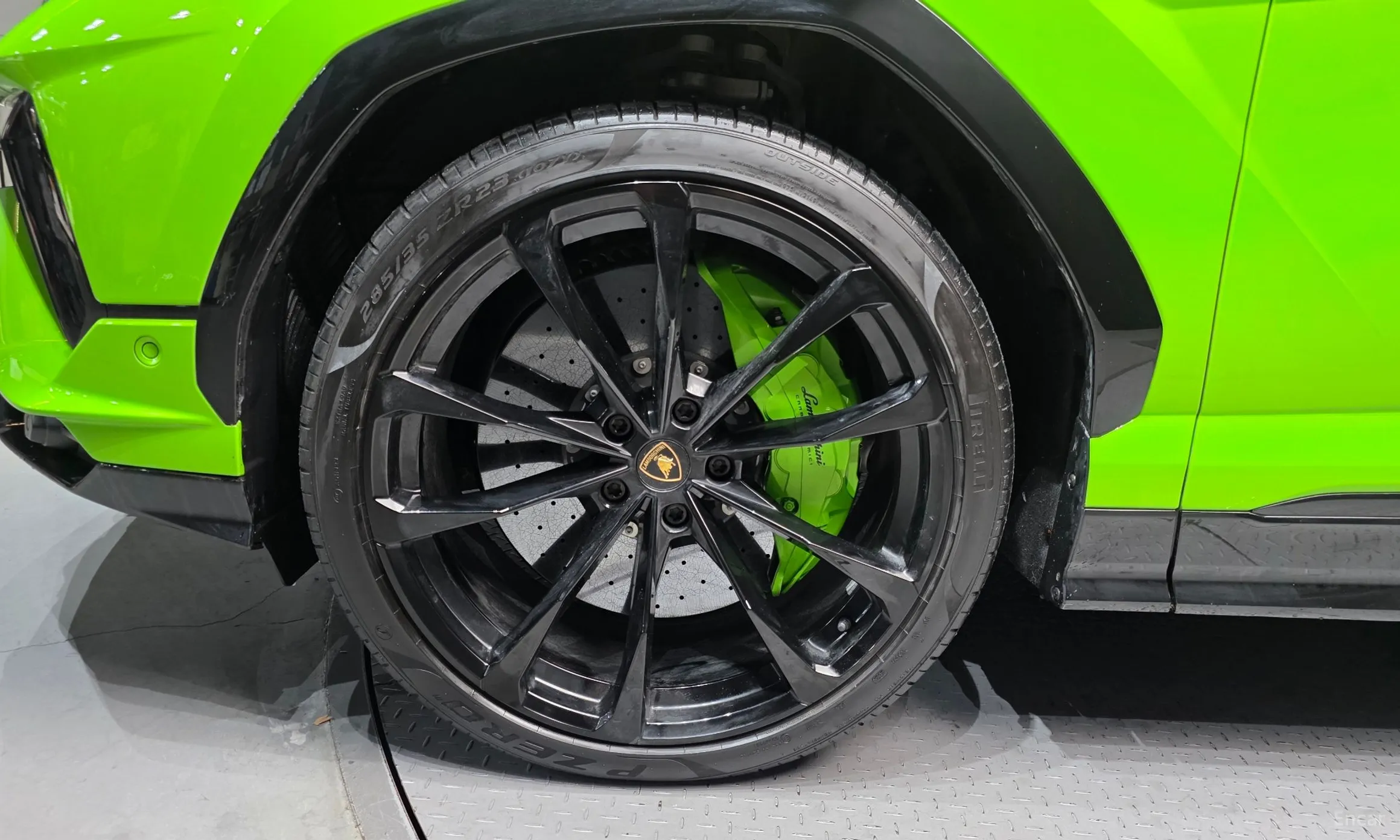 Lamborghini Urus превью 5