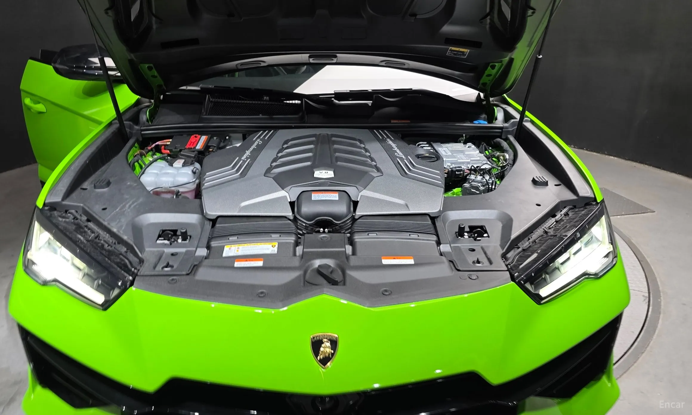 Lamborghini Urus превью 6