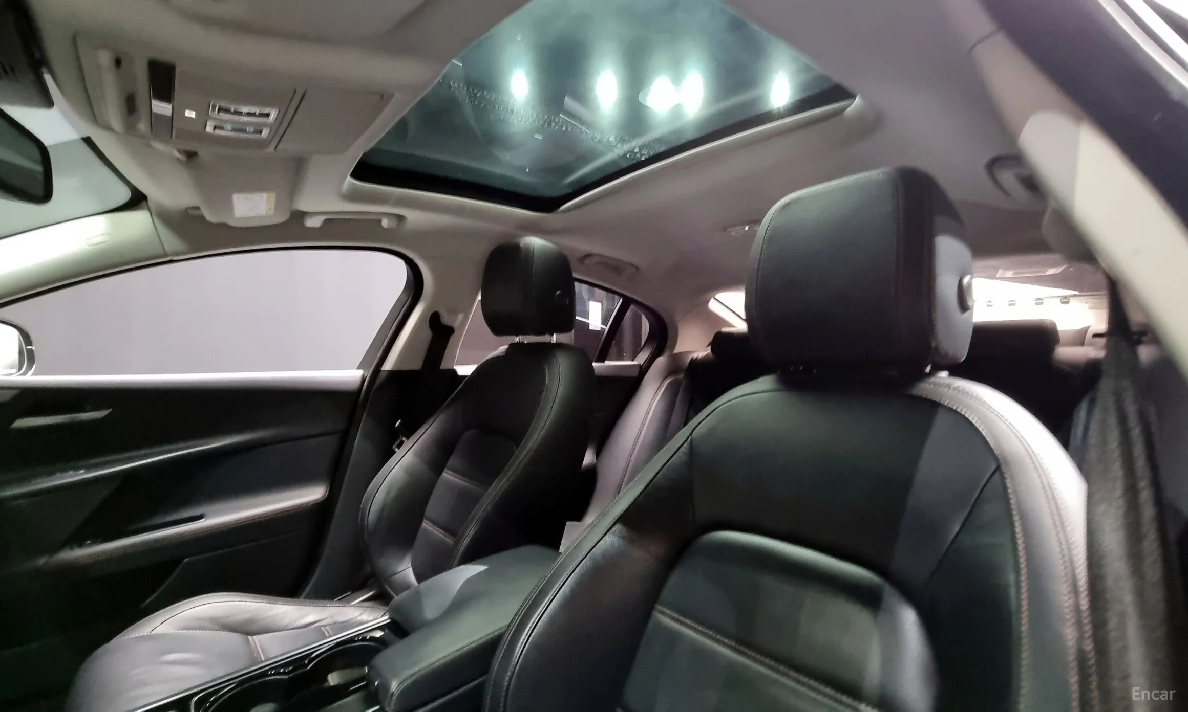Jaguar XE превью 19