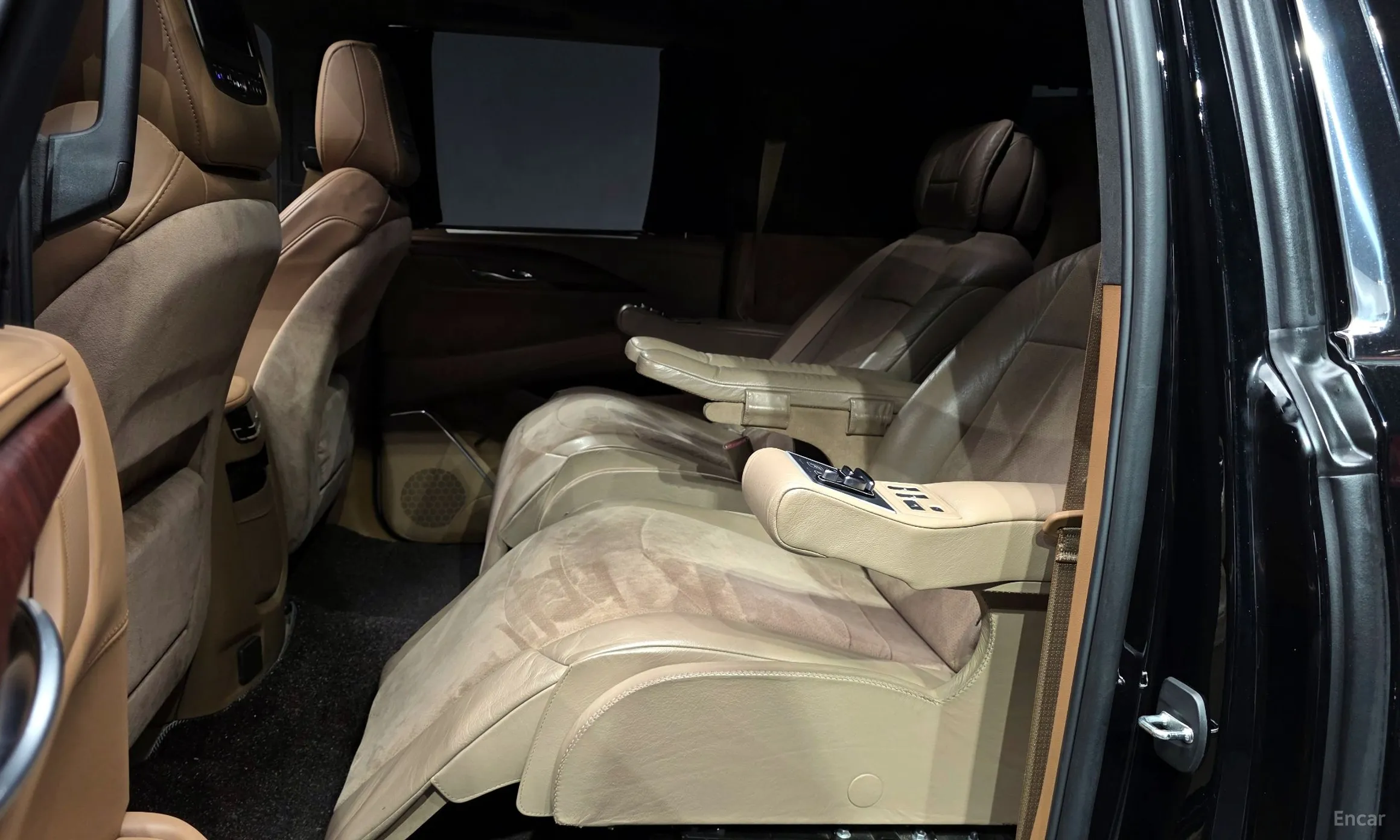 Cadillac Escalade превью 12