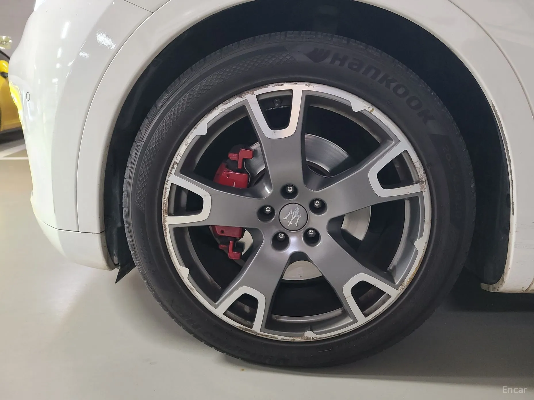 Maserati Levante превью 11