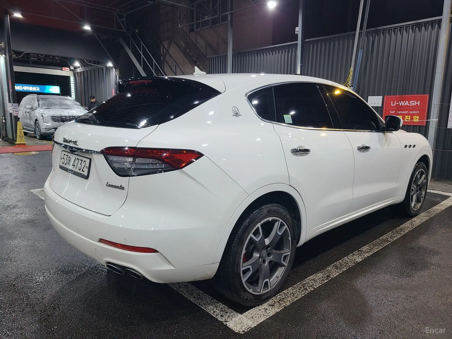 Maserati Levante превью 20