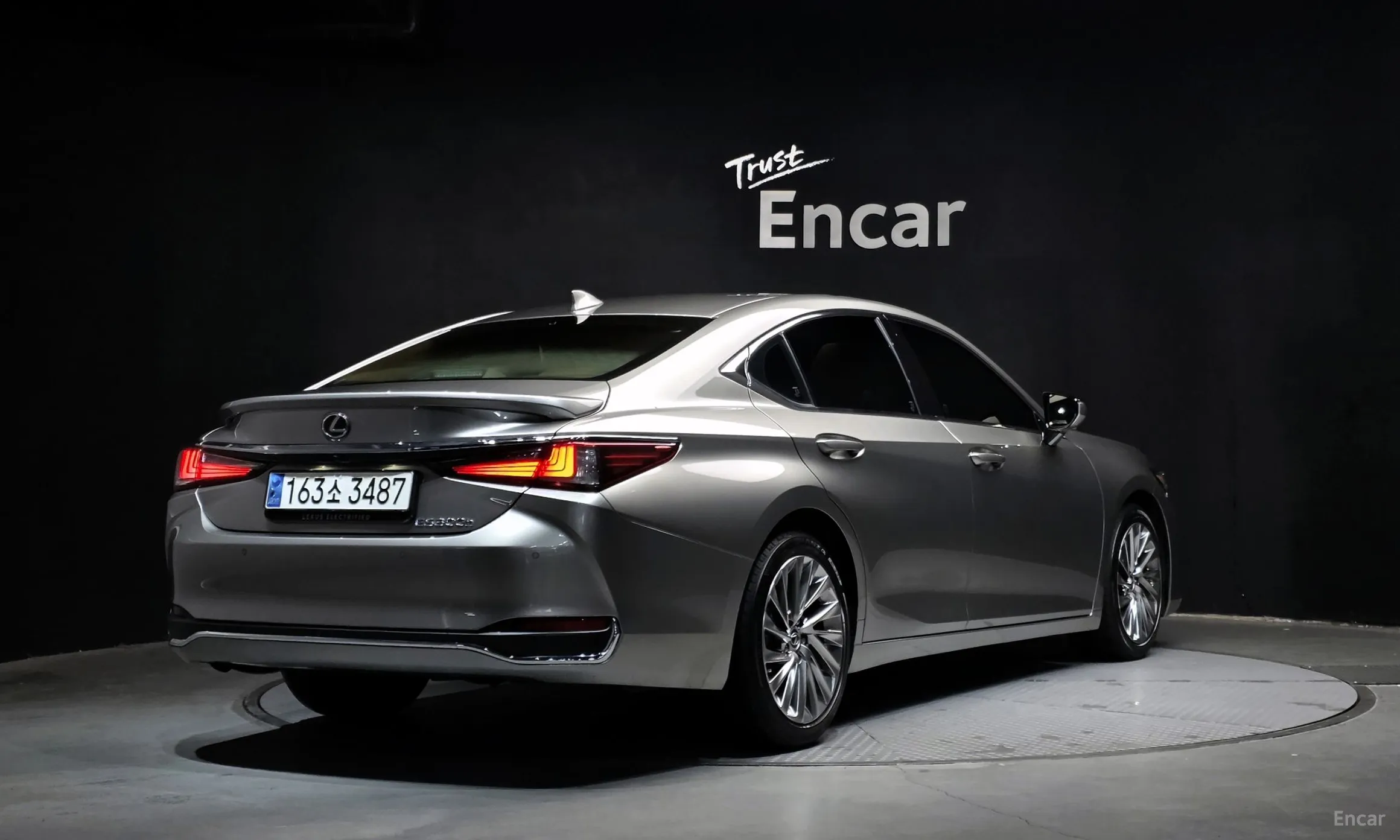 Lexus ES300h 7th Generation
