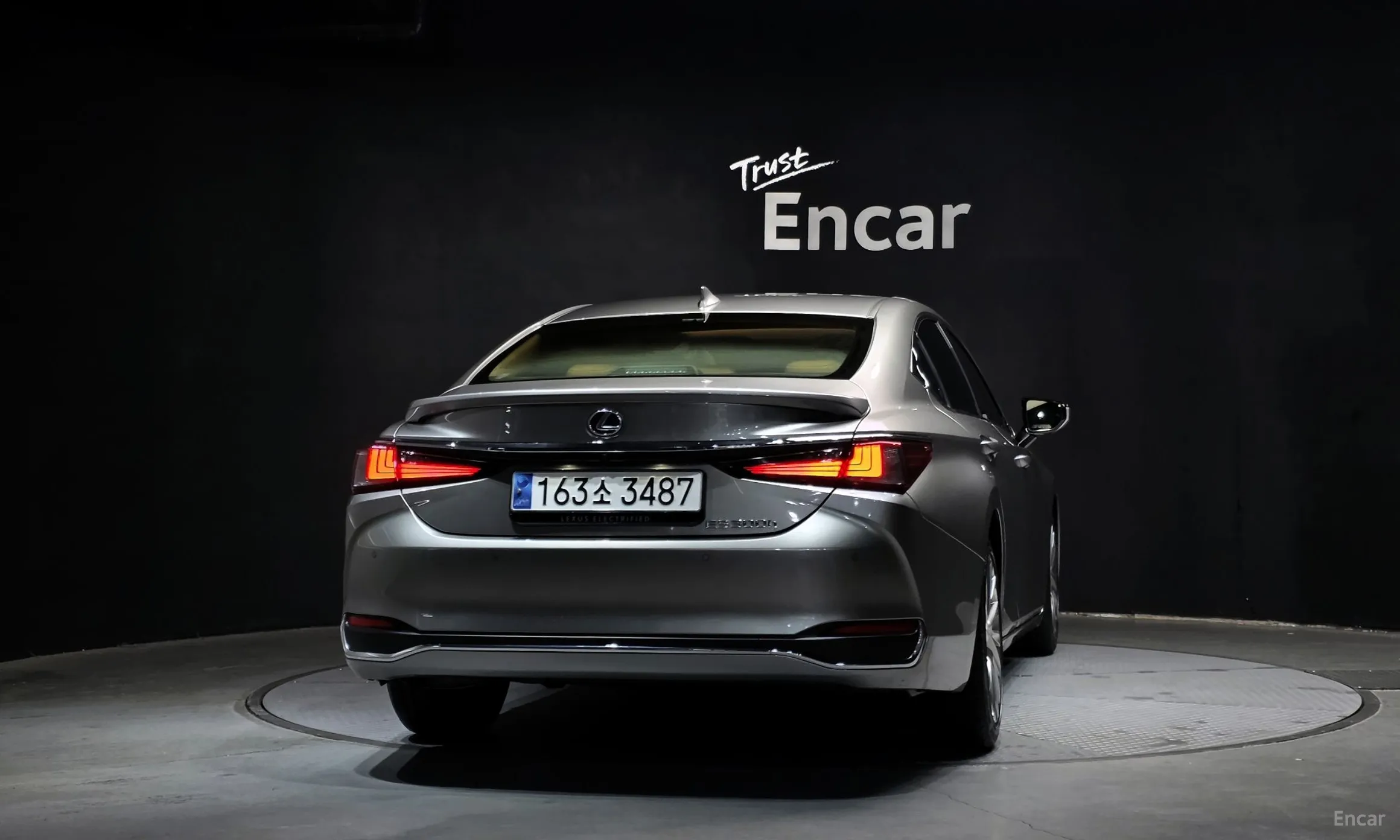Lexus ES300h 7th Generation превью 4