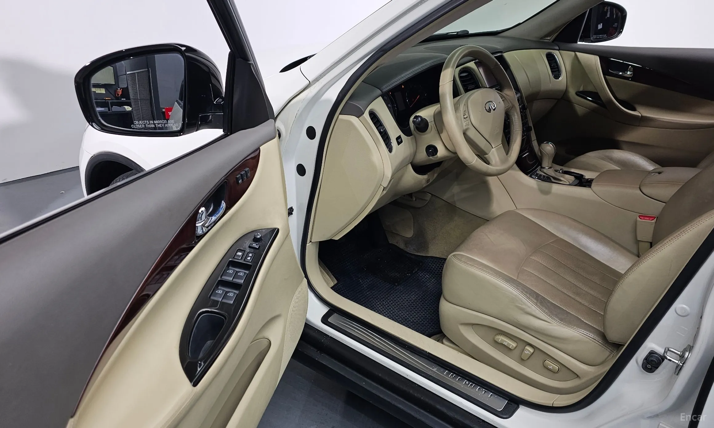 Infiniti EX35 превью 11