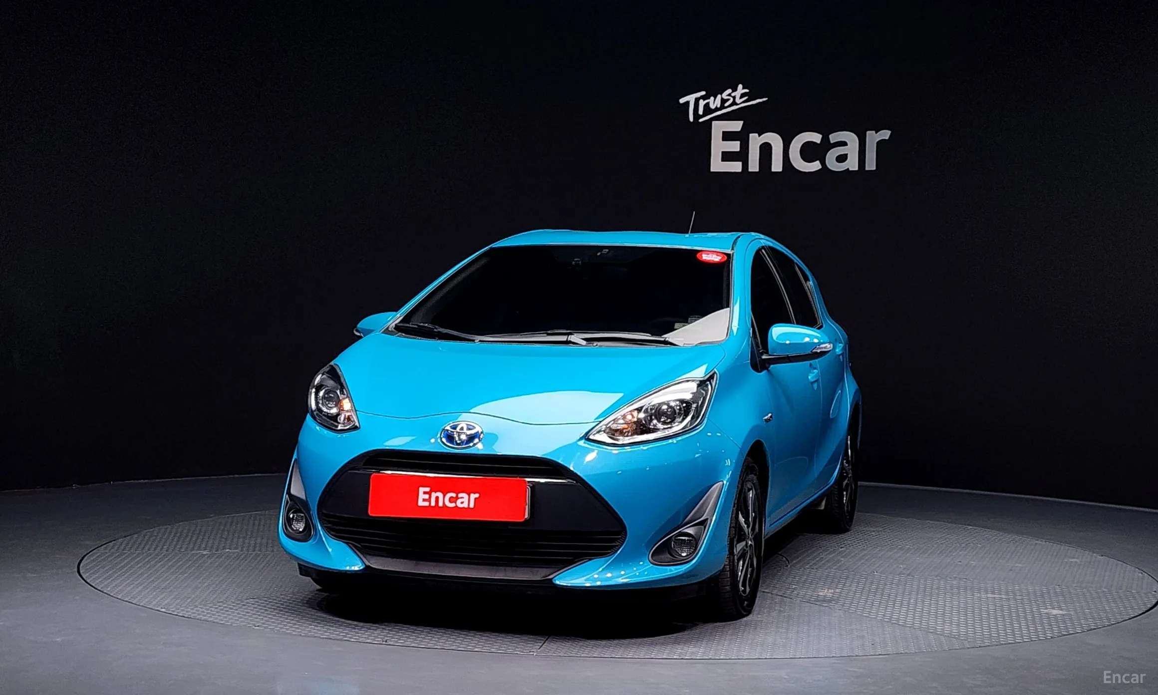 Toyota Prius C превью 3