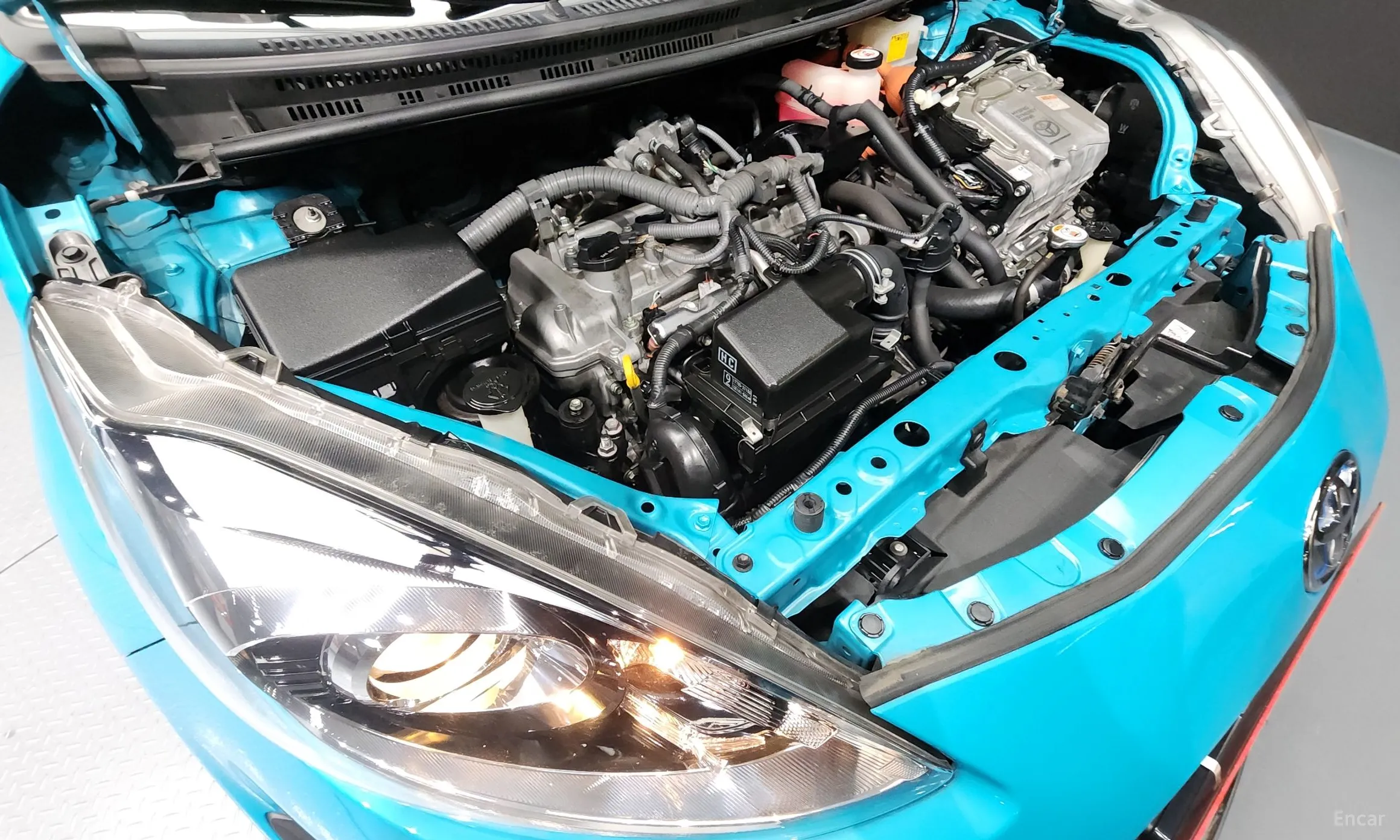 Toyota Prius C превью 6
