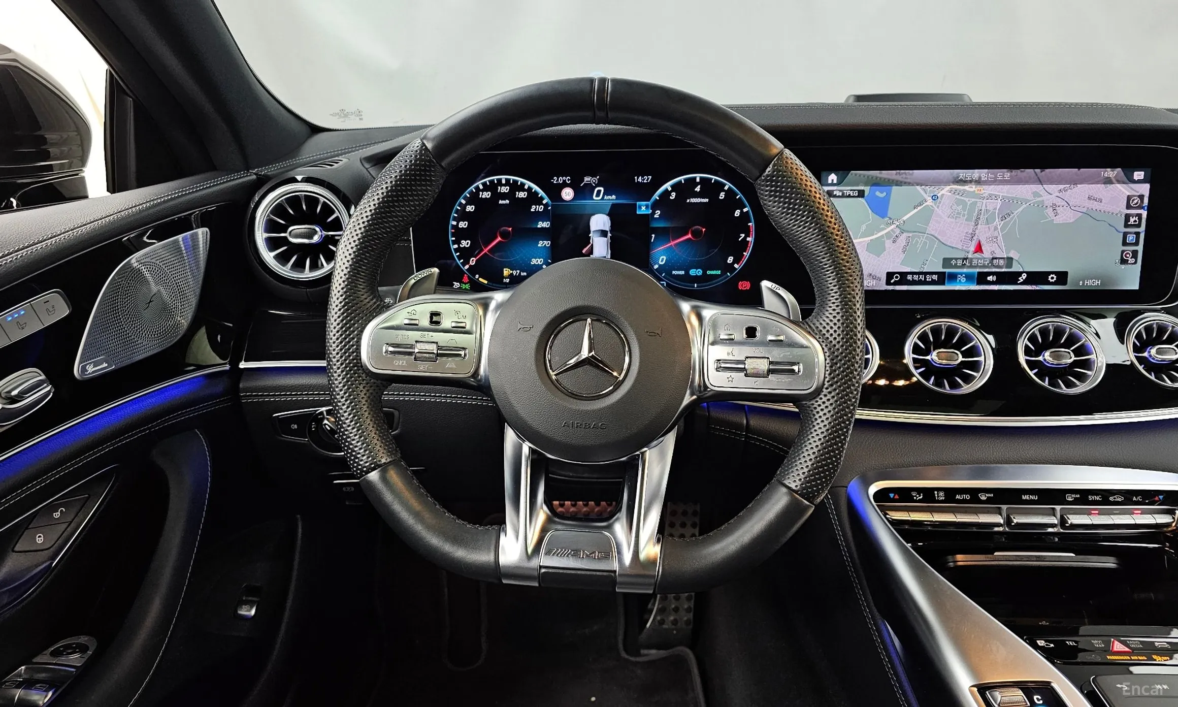 Mercedes Benz AMG GT превью 13