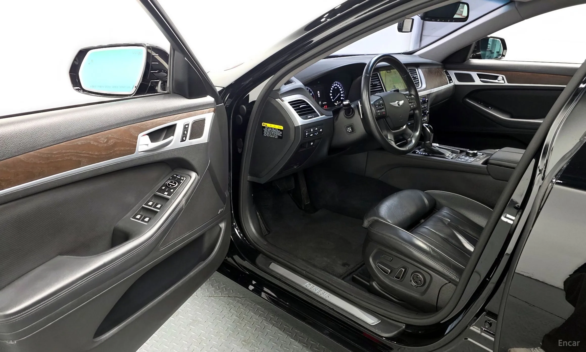 Hyundai Genesis DH превью 10