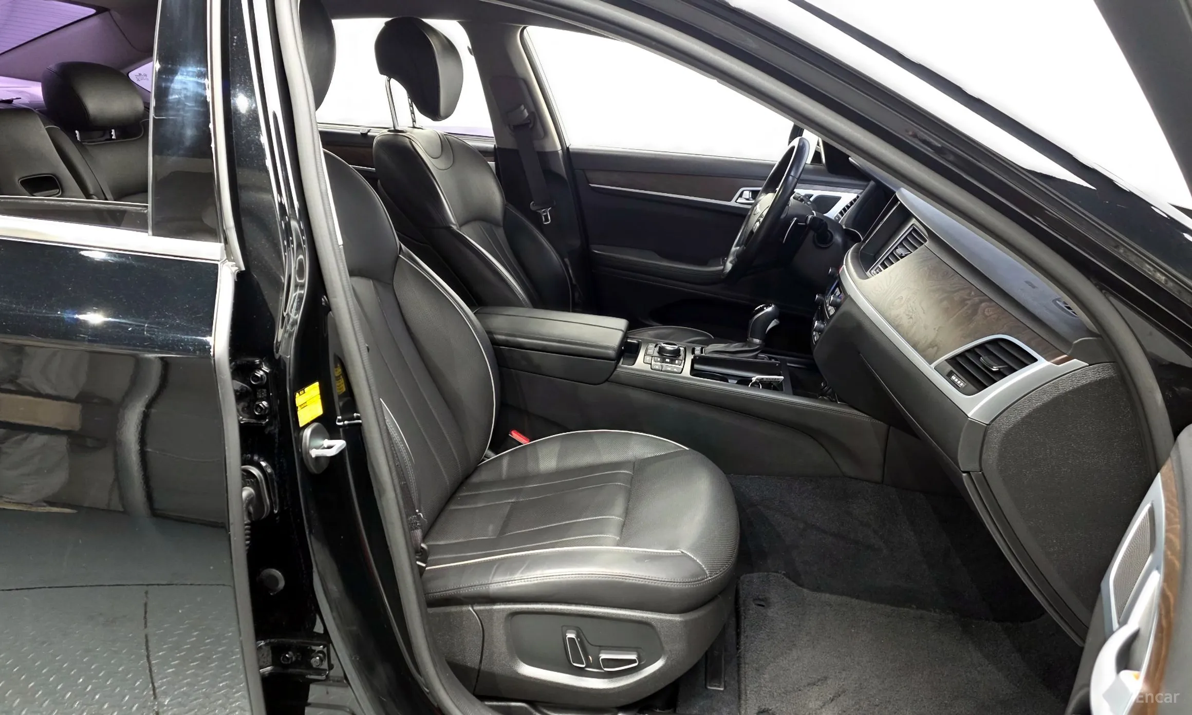 Hyundai Genesis DH превью 11