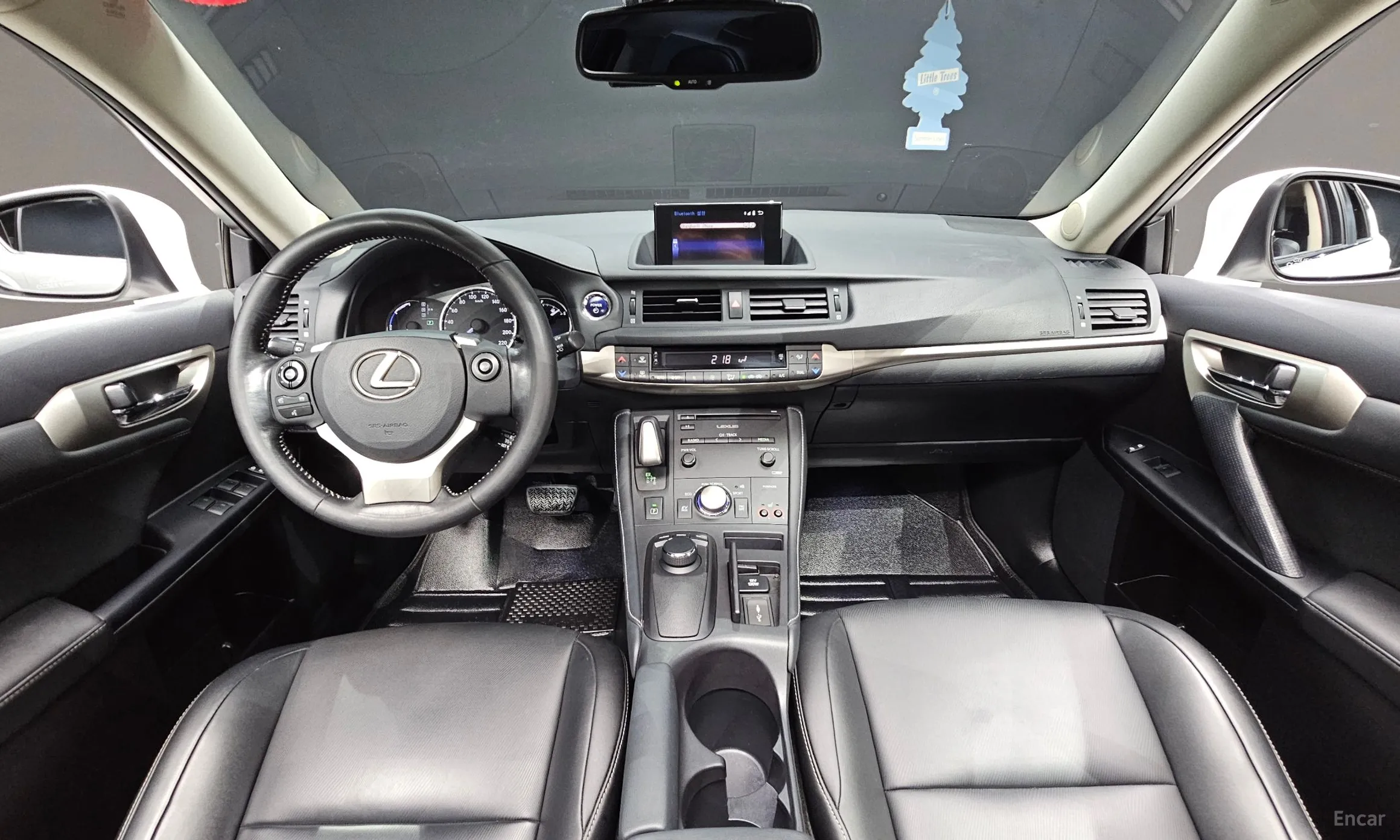 Lexus CT200h превью 7