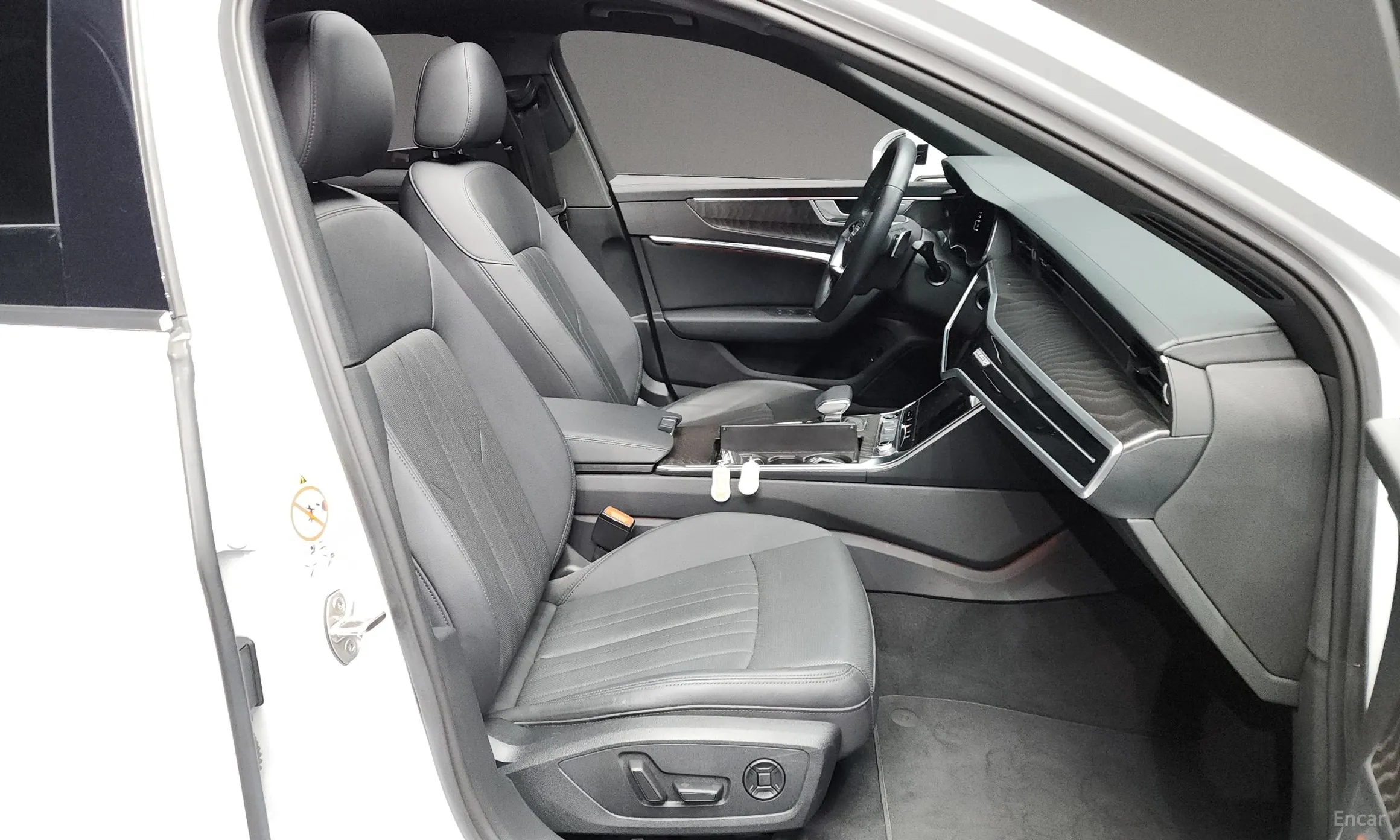 Audi A6 (C8) превью 11