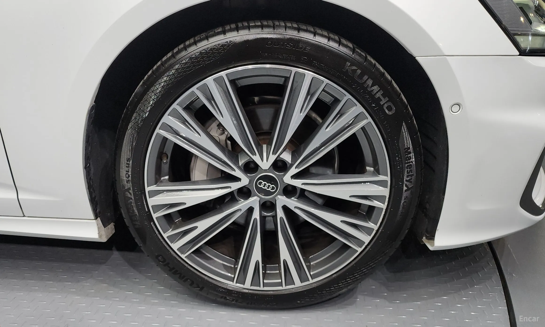Audi A6 (C8) превью 5