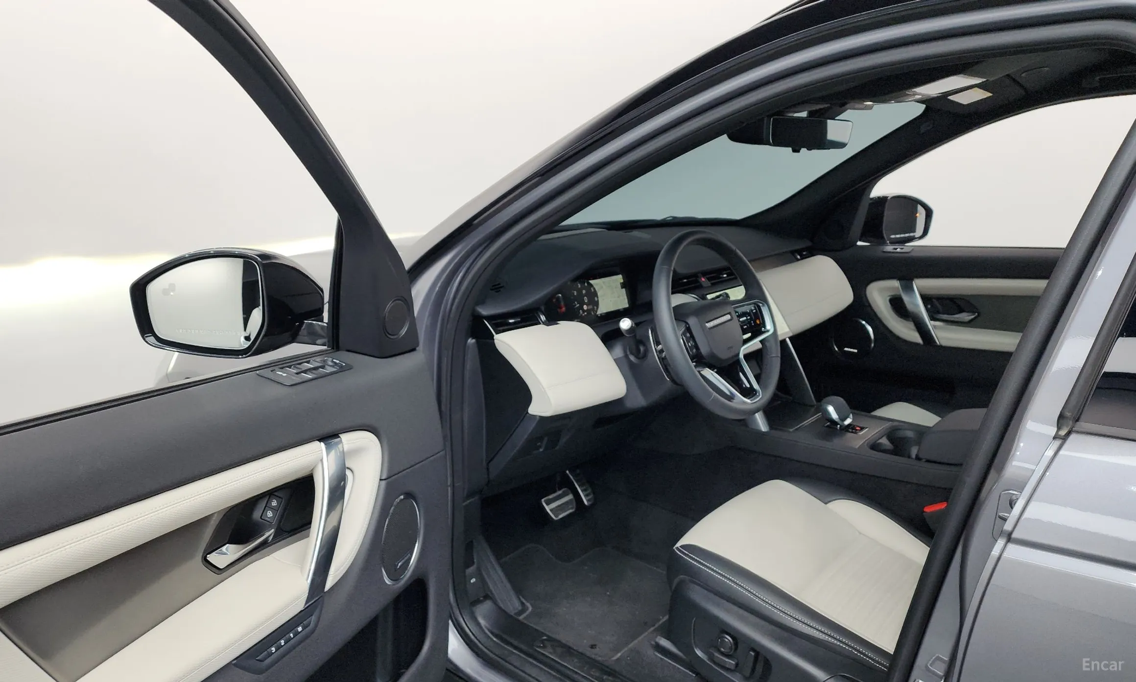 Land Rover Discovery Sports превью 10